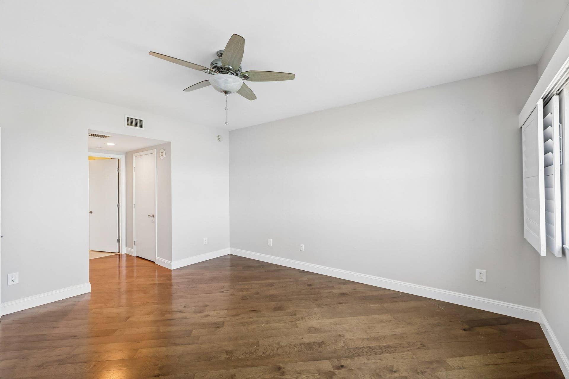 2640 Lake Shore Drive, #2508, Riviera Beach, FL 33404 29-web-or-mls-Lake Shore Dr 2508-S2105-0