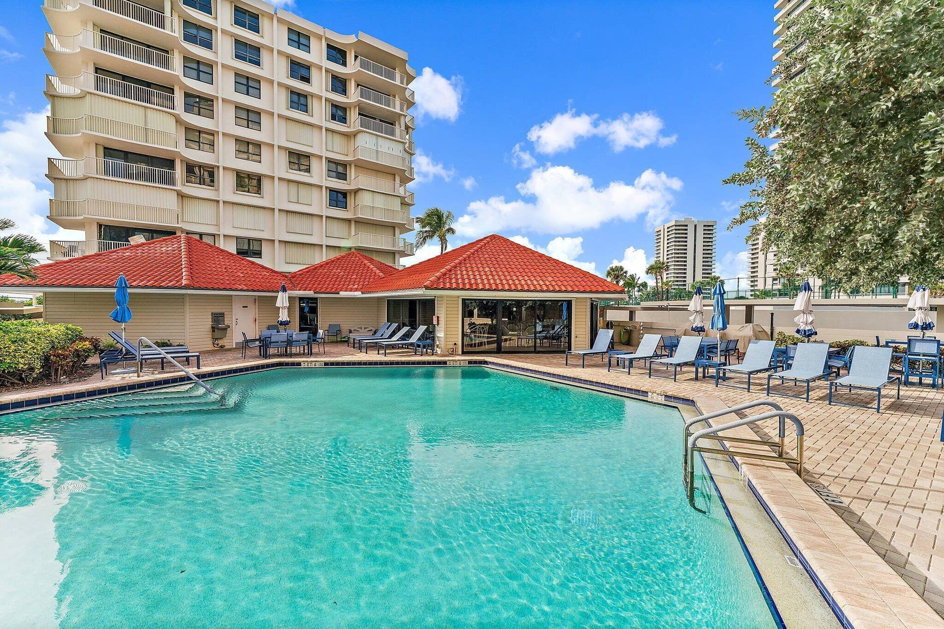 5480 N Ocean Drive, #B6b, Singer Island, FL 33404 Pool