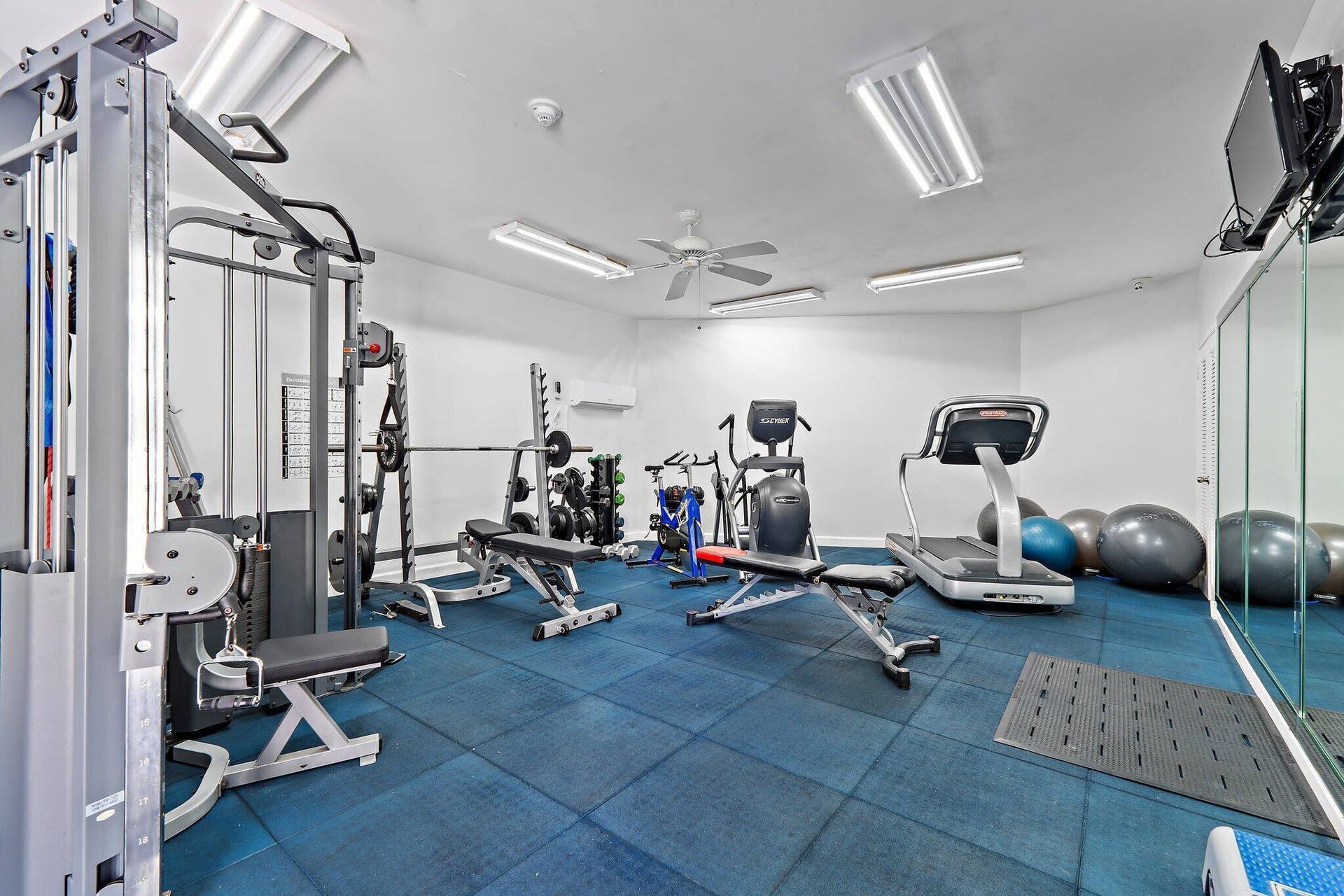 5480 N Ocean Drive, #B6b, Singer Island, FL 33404 Gym