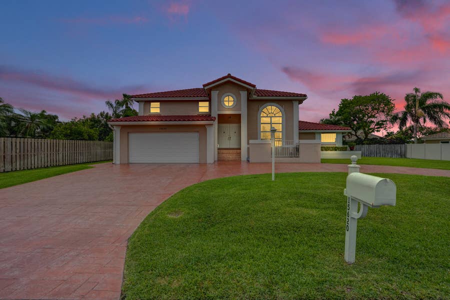 Property photo for 15620 Canterbury Court, Davie, FL