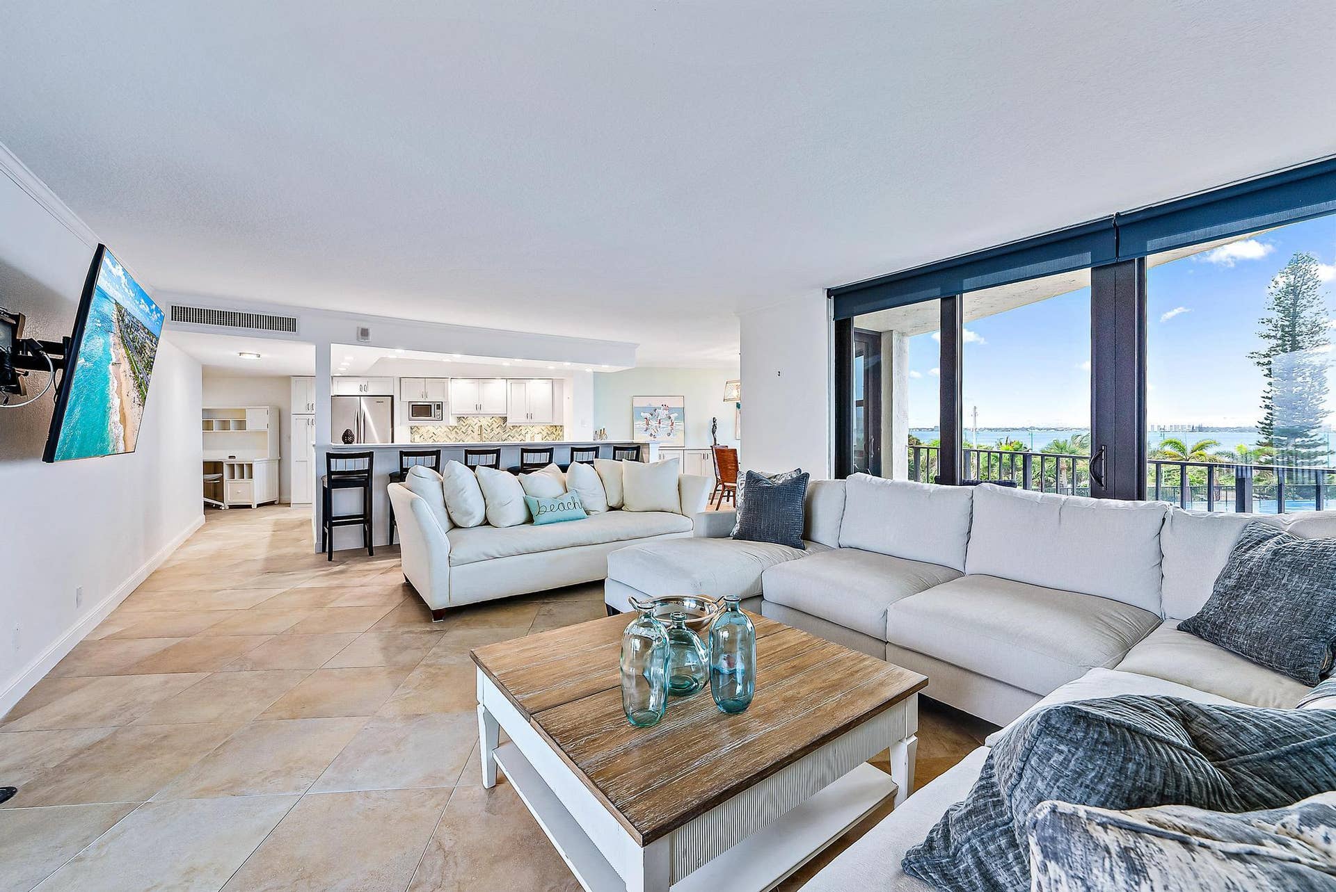 Great flow to both Kitchen and Dining Area