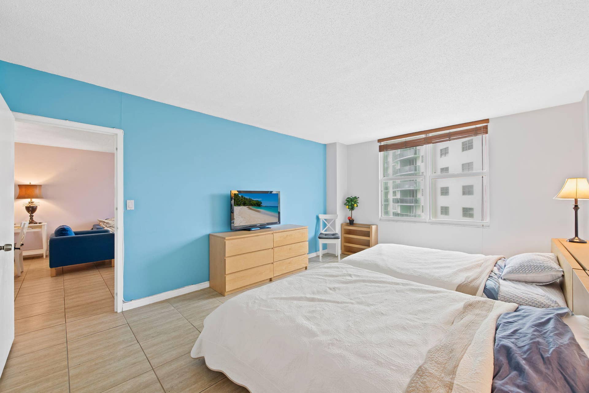 3725 S Ocean Drive, #420, Hollywood, FL 33019 8-web-or-mls-DSC_8833