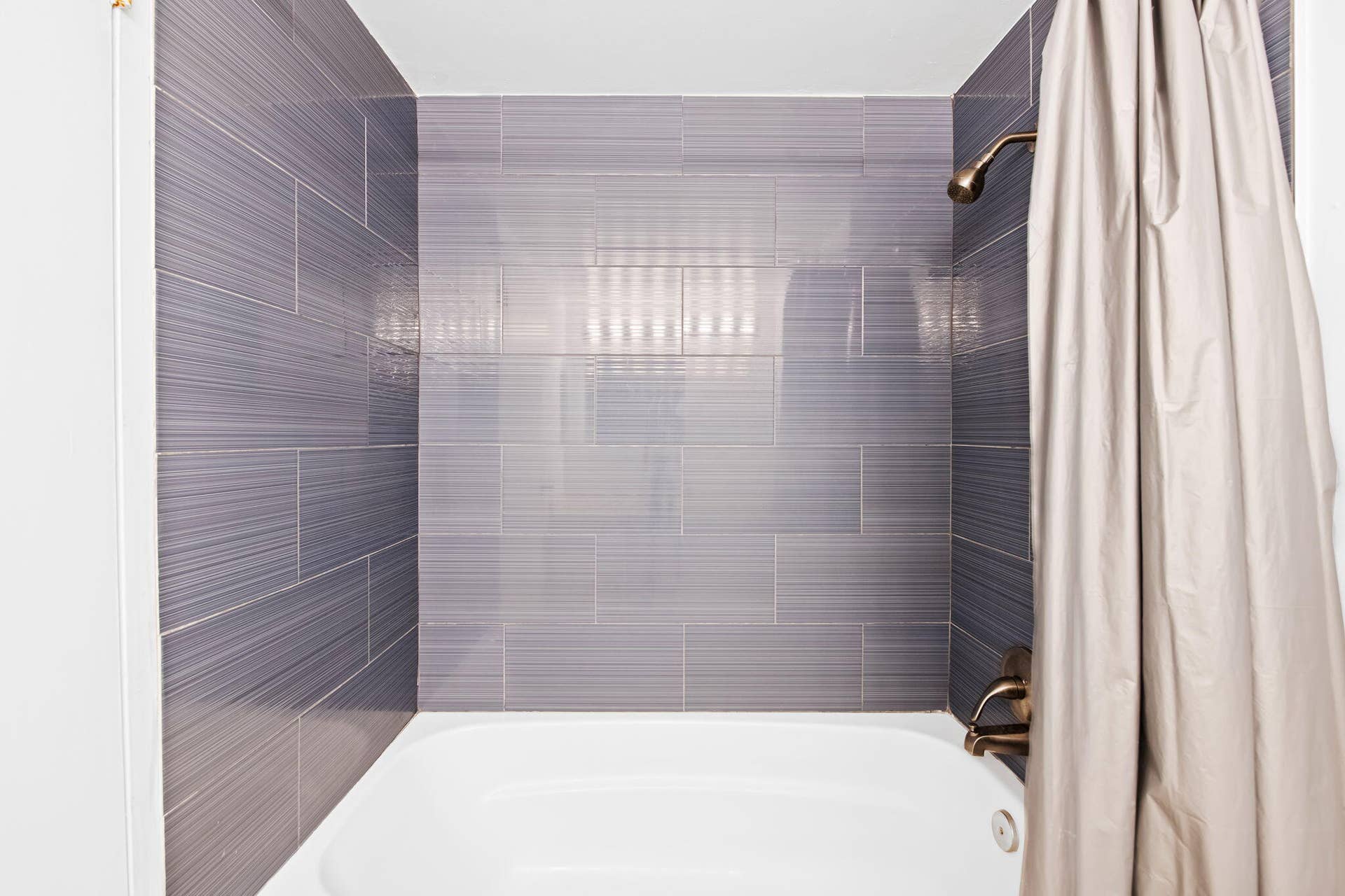 3725 S Ocean Drive, #420, Hollywood, FL 33019 10-web-or-mls-DSC_8842