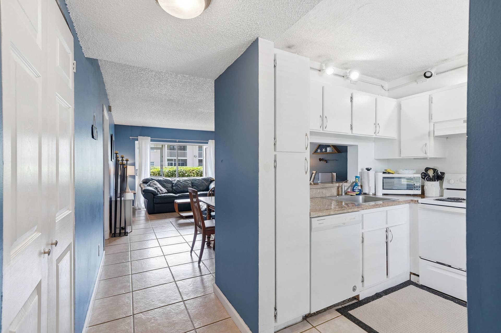 8840 Royal Palm Boulevard, #105-7, Coral Springs, FL 33065 Entrance