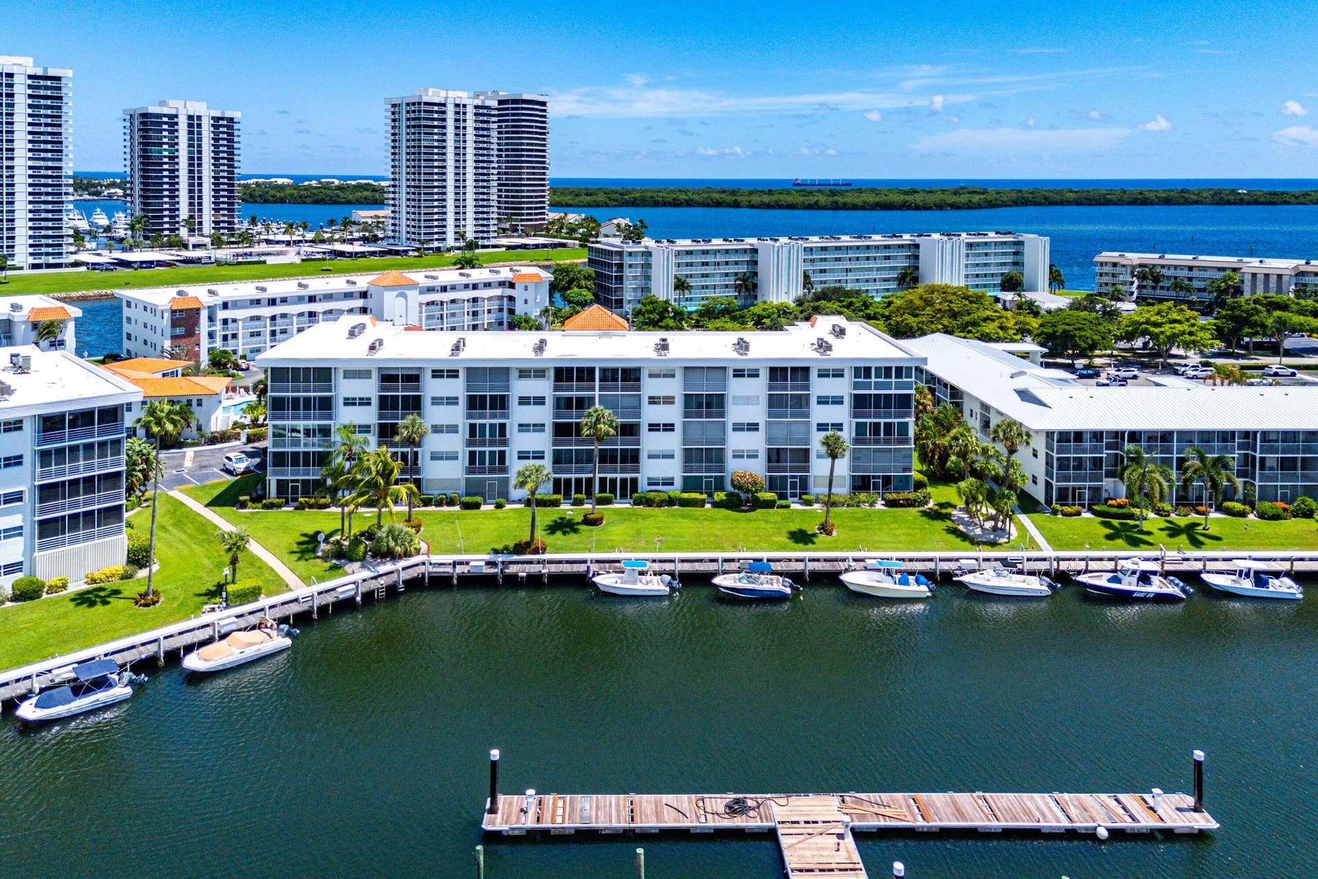 29 Yacht Club Drive, #304, North Palm Beach, FL 33408 050-29YachtClubDrive-304-NorthPalmBeach-