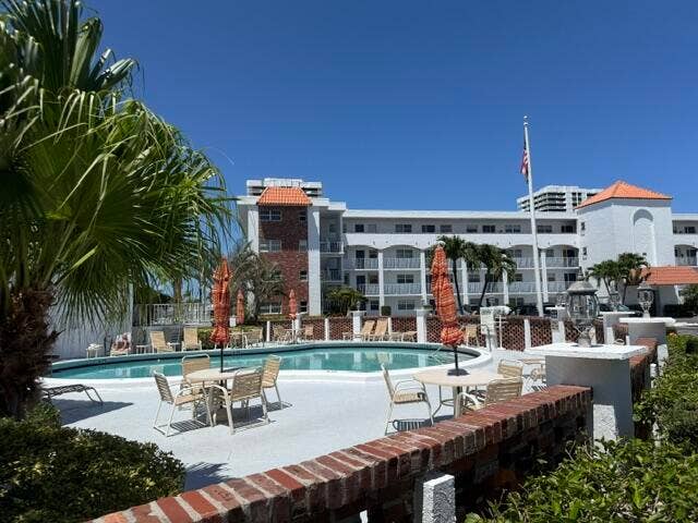 29 Yacht Club Drive, #304, North Palm Beach, FL 33408 Community Pool