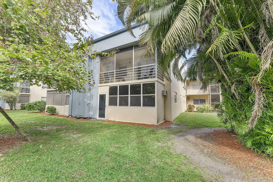 Property photo for 877 Flanders S, Delray Beach, FL