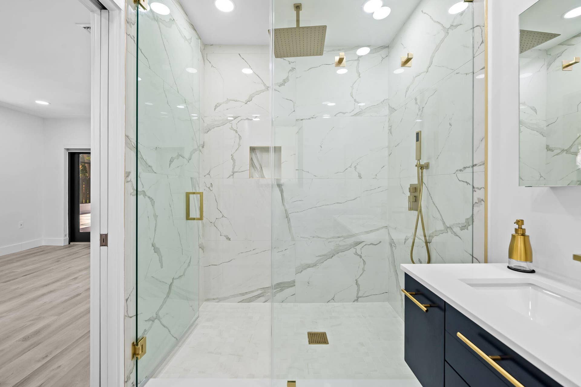 2811 NE 53rd Court, Lighthouse Point, FL 33064 Bathroom