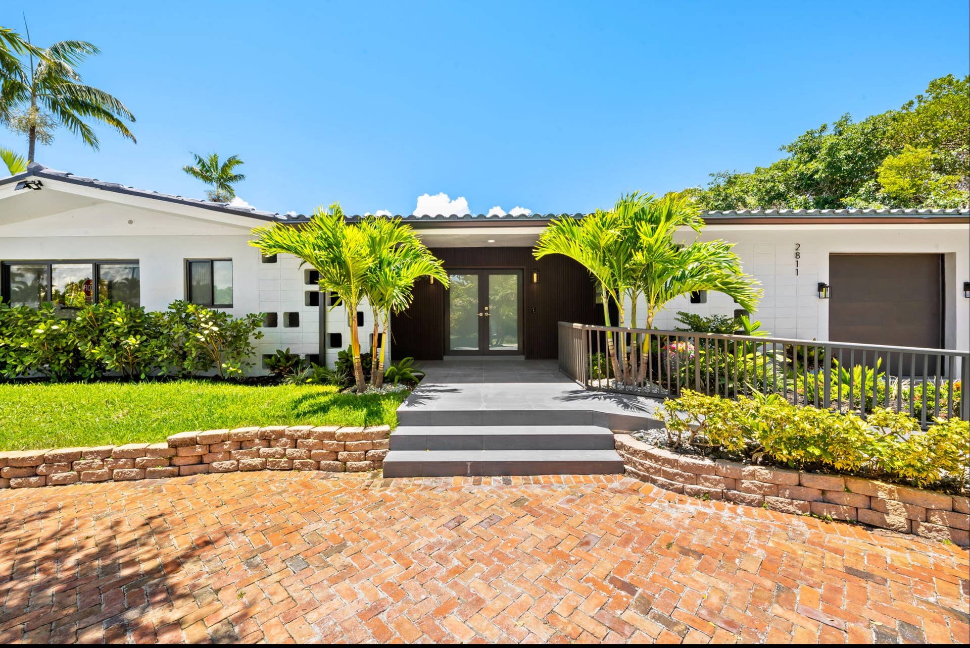 2811 NE 53rd Court, Lighthouse Point, FL 33064 Front View
