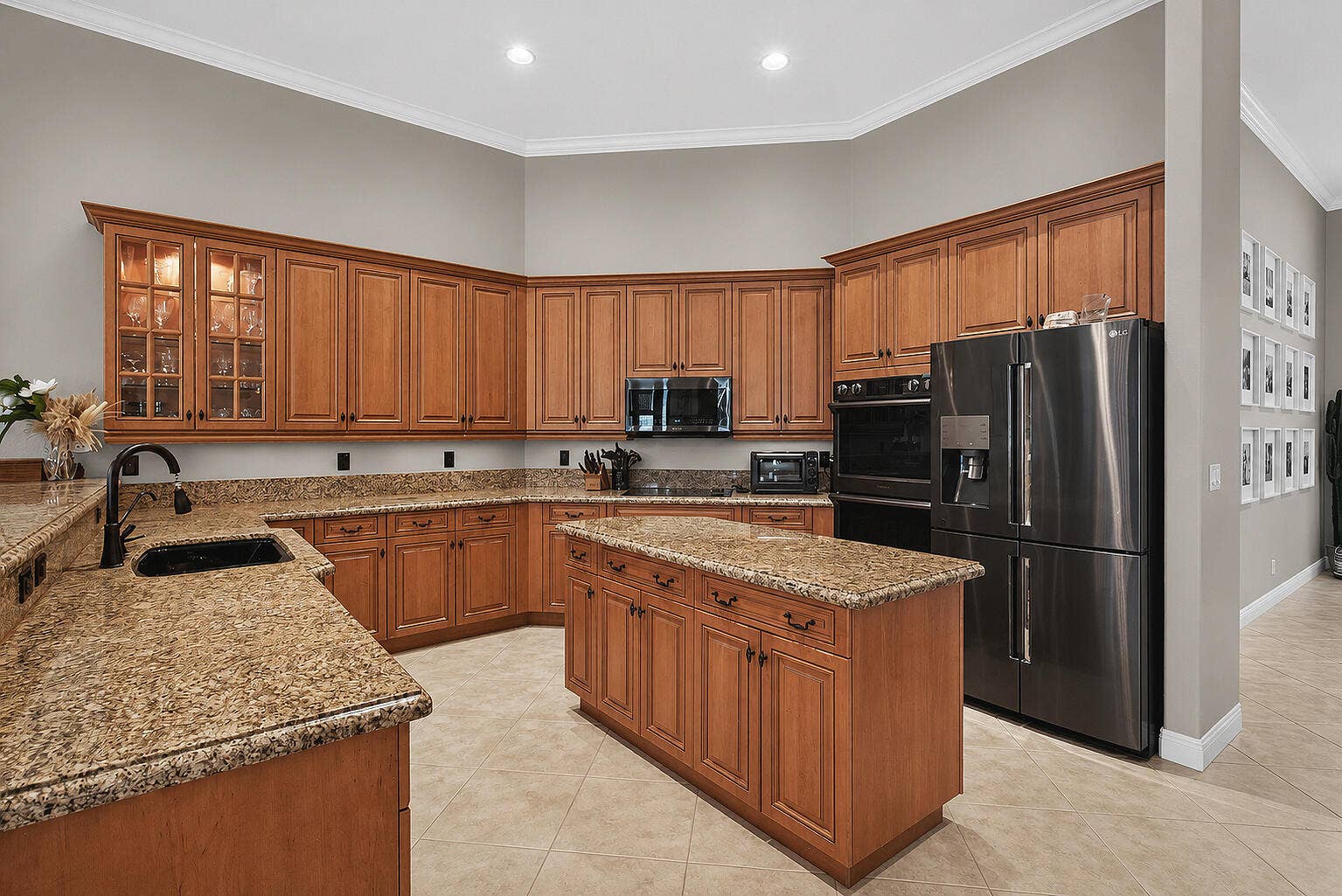 8 - Kitchen