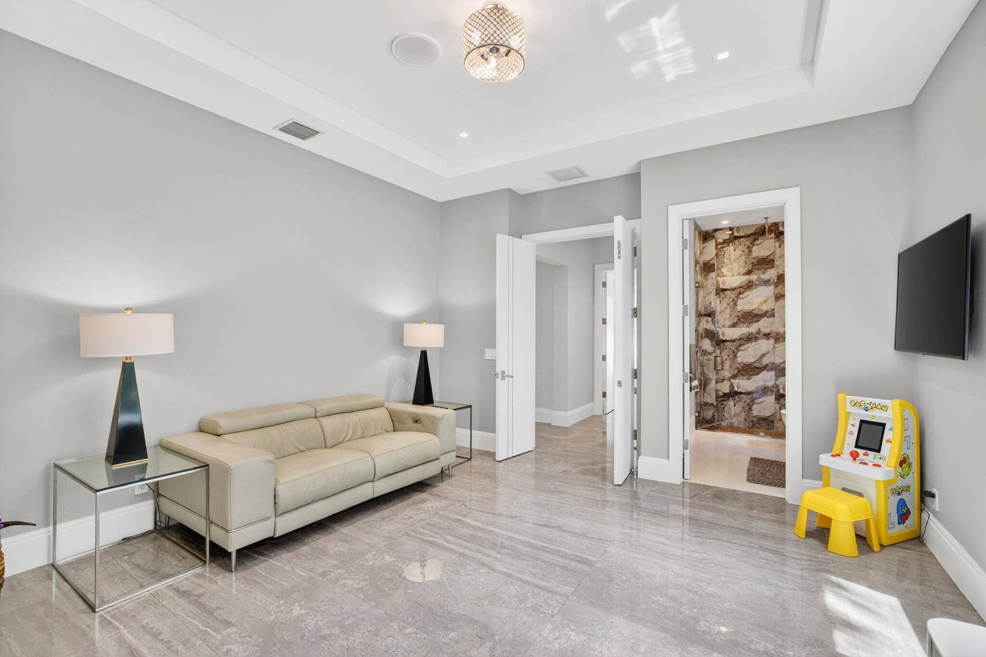 39 Pelican Drive, Fort Lauderdale, FL 33301 71-web-or-mls-b699A0559