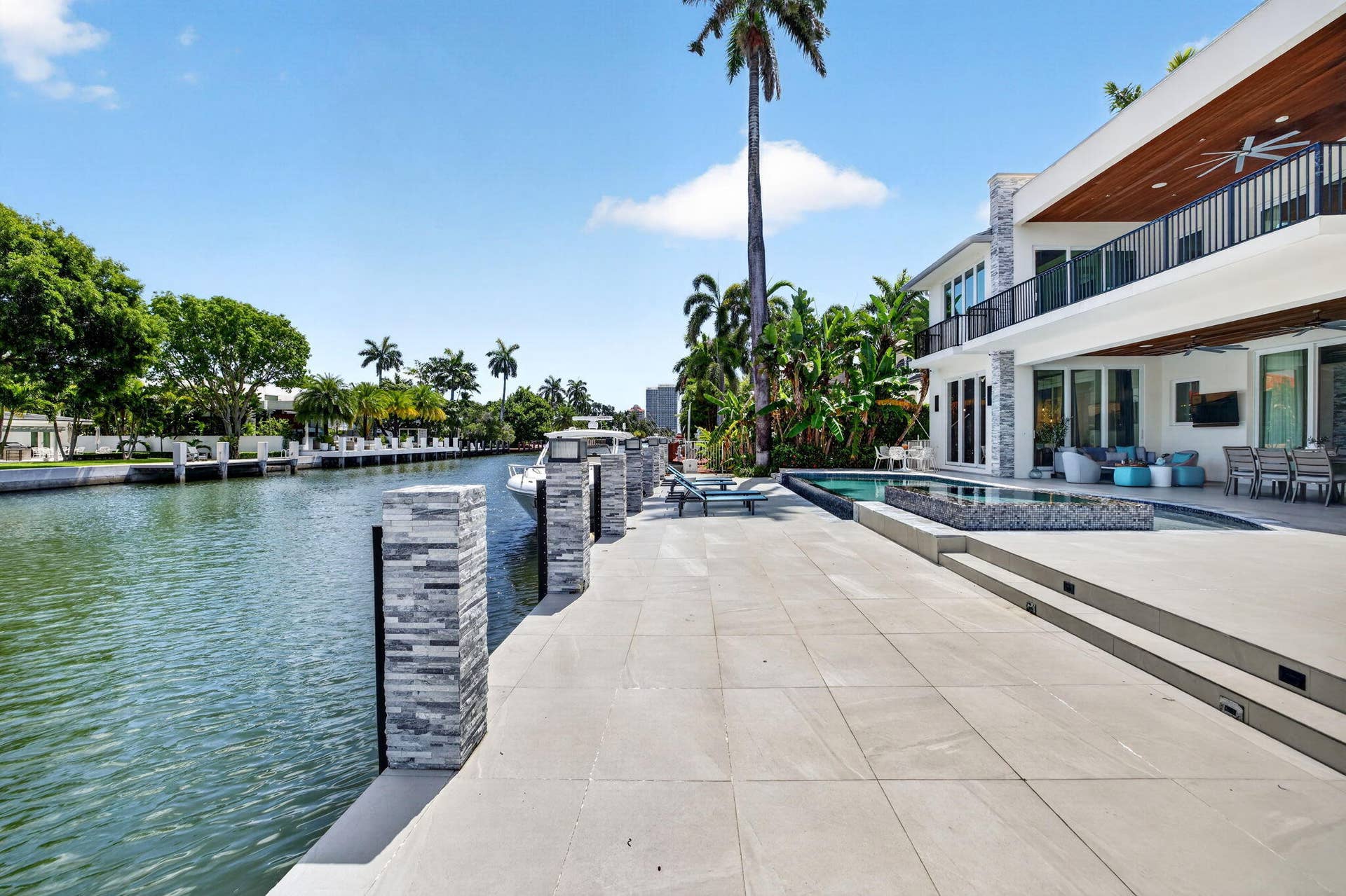 39 Pelican Drive, Fort Lauderdale, FL 33301 88-web-or-mls-a699A9908