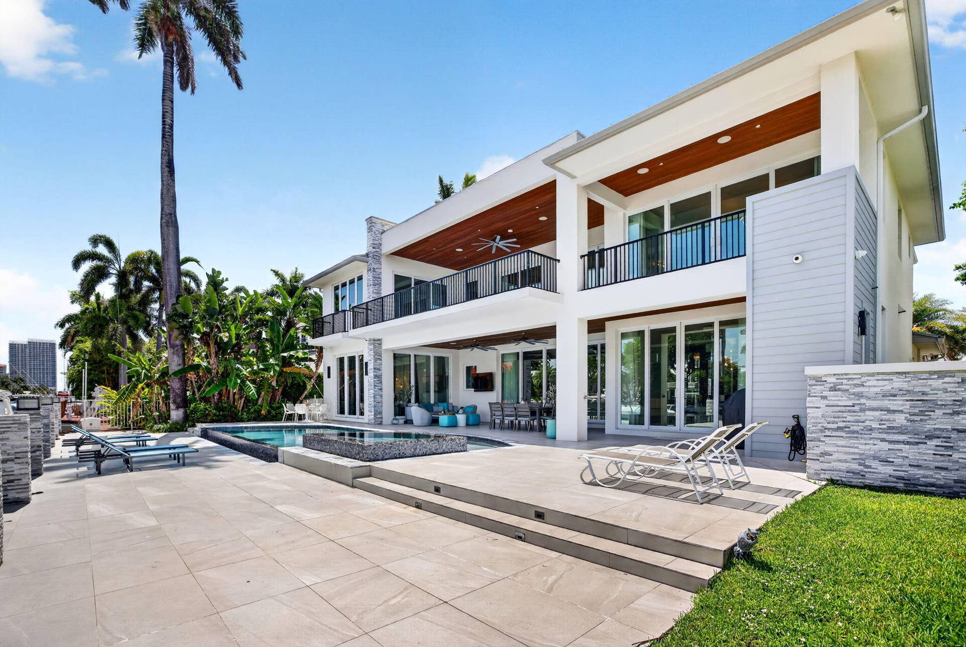 39 Pelican Drive, Fort Lauderdale, FL 33301 90-web-or-mls-a699A9919