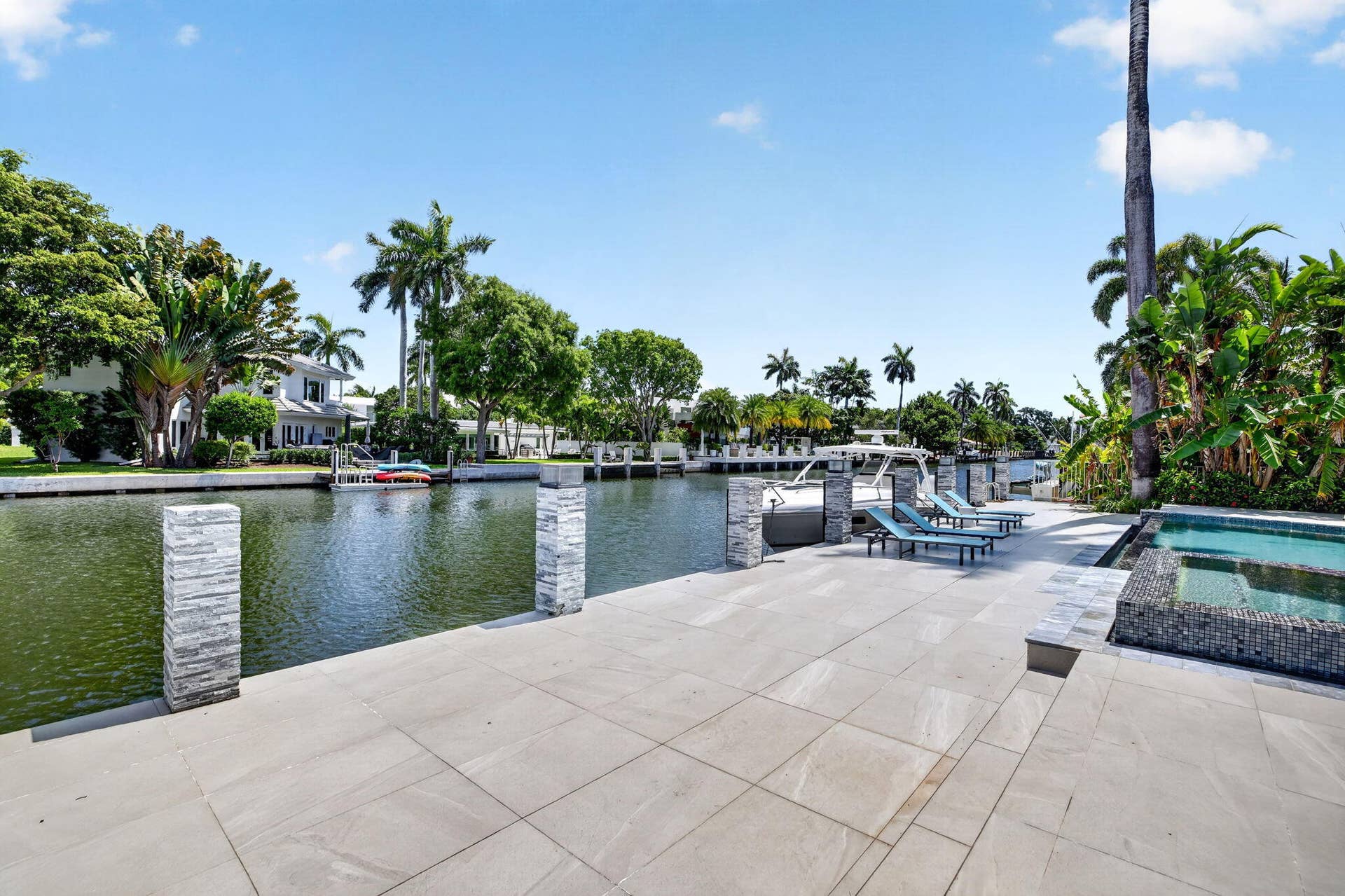 39 Pelican Drive, Fort Lauderdale, FL 33301 87-web-or-mls-a699A9898