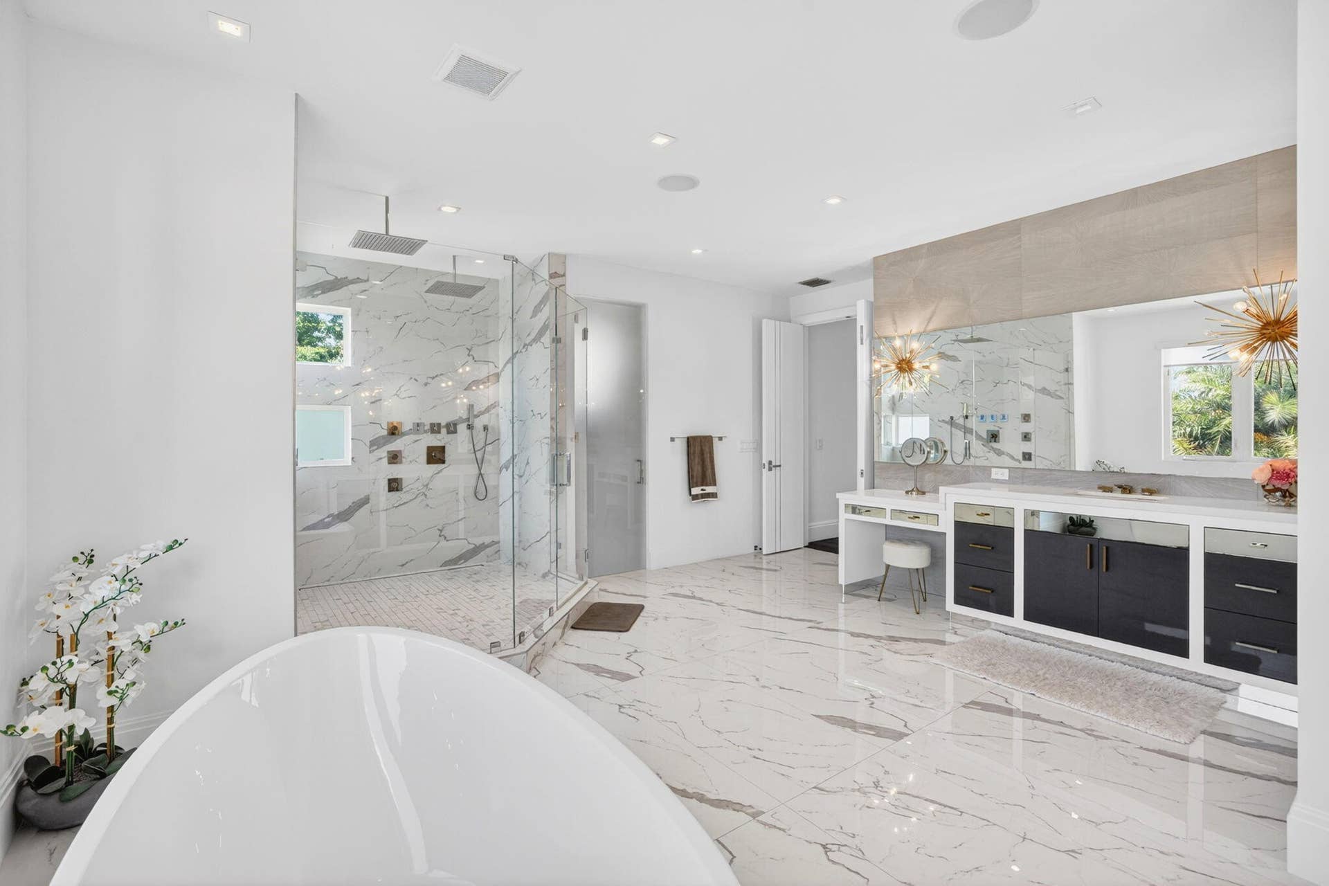 39 Pelican Drive, Fort Lauderdale, FL 33301 45-web-or-mls-a699A9693