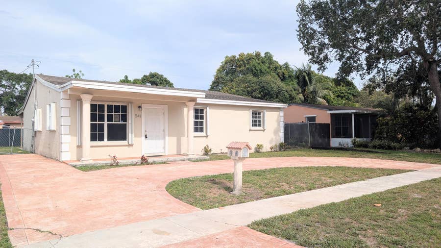Property photo for 541 N 68th Way, Hollywood, FL