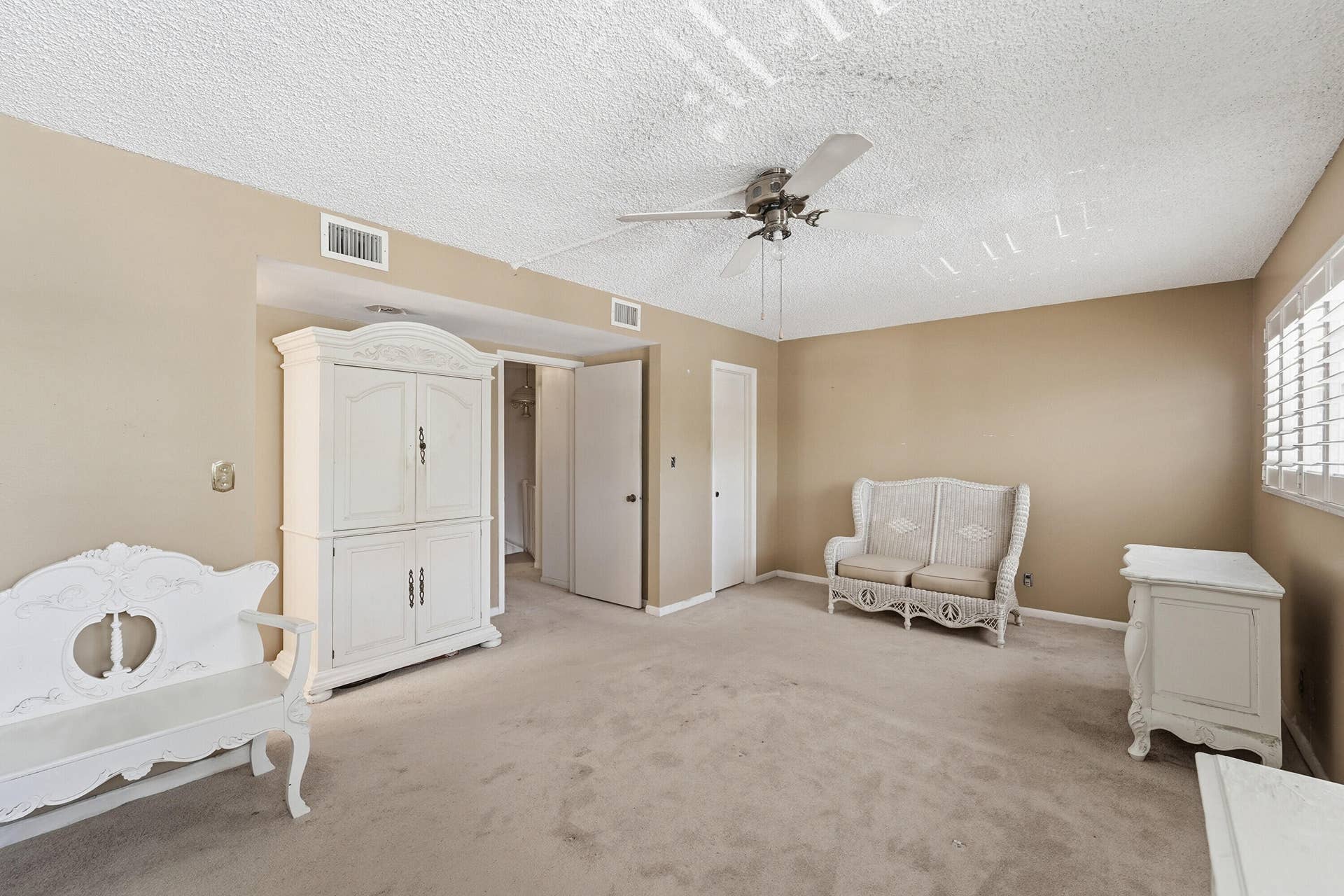 640 Tennis Club Drive, #103, Fort Lauderdale, FL 33311 23_primary bedroom