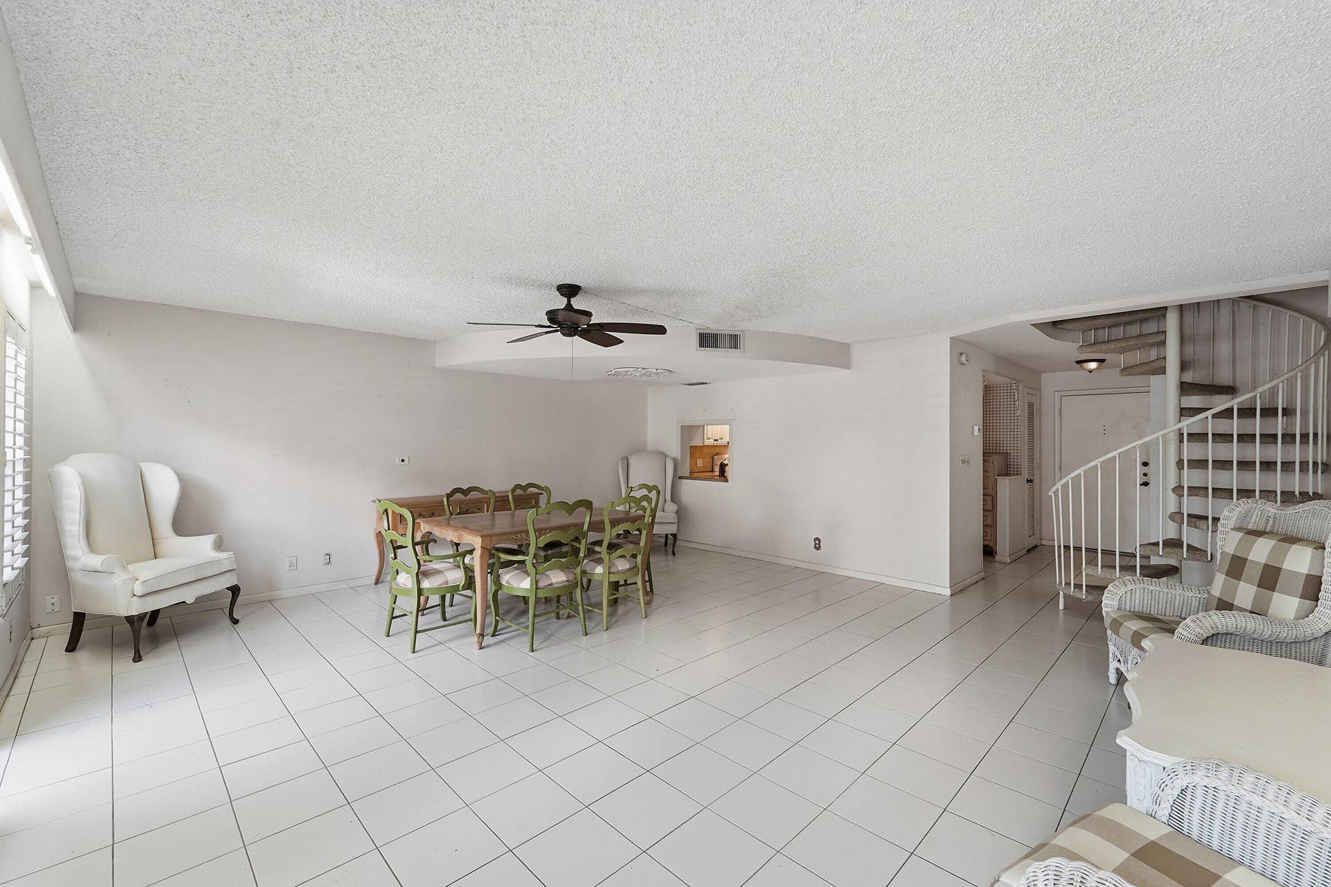 640 Tennis Club Drive, #103, Fort Lauderdale, FL 33311 10_living room