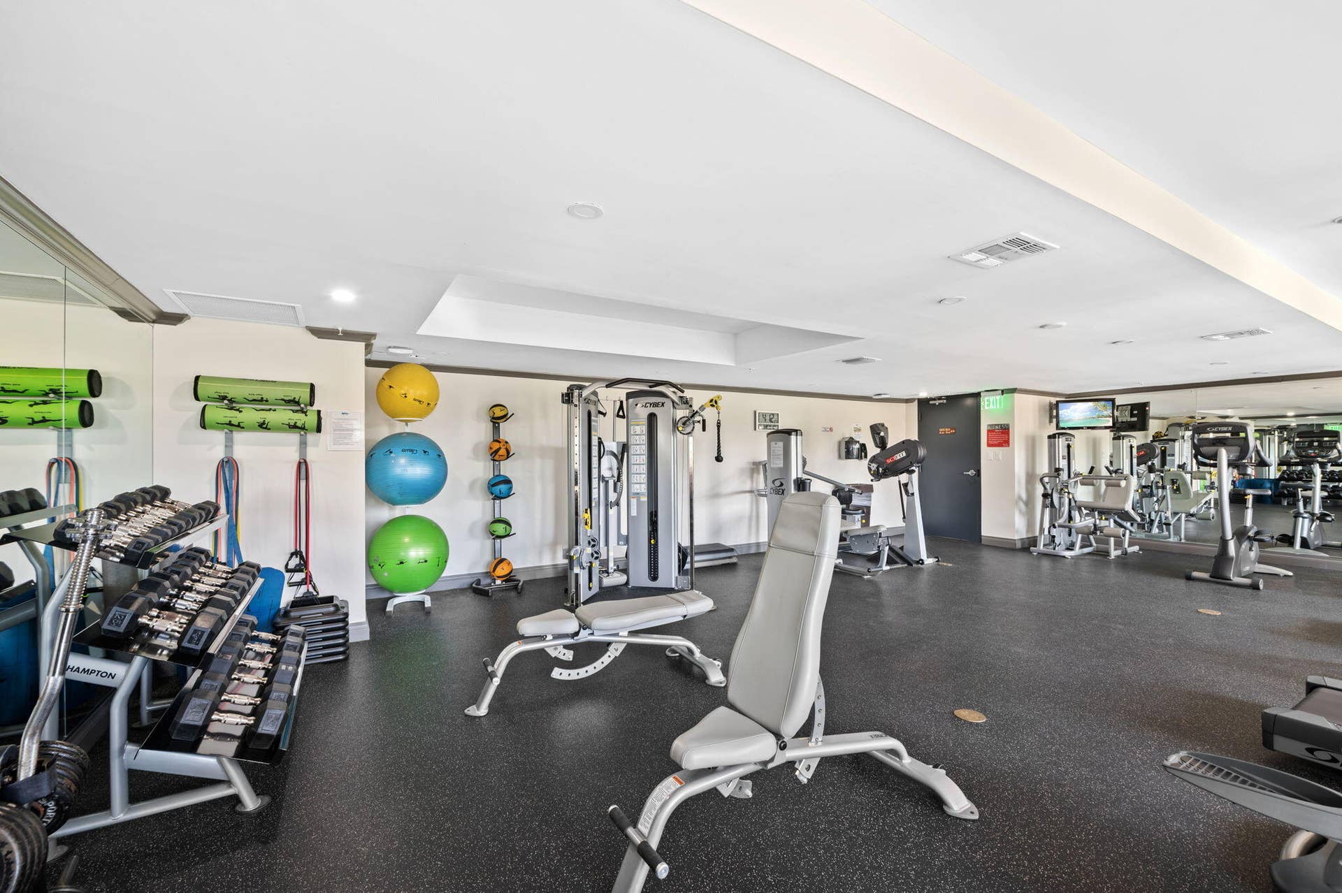 37-web-or-mls-2001-n-ocean-blvd-605