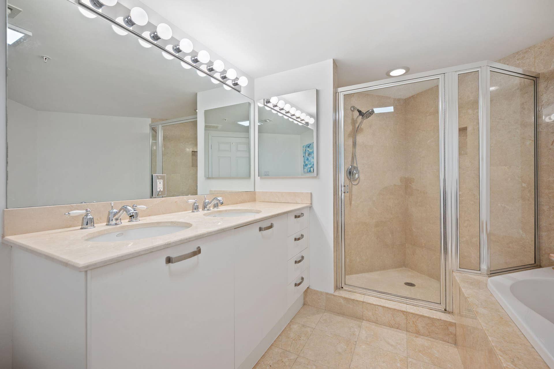 17-web-or-mls-2001-n-ocean-blvd-304