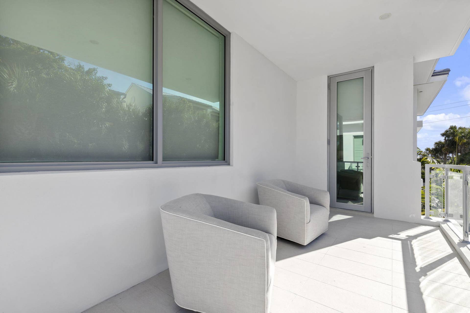 406 PRIMARY BALCONY