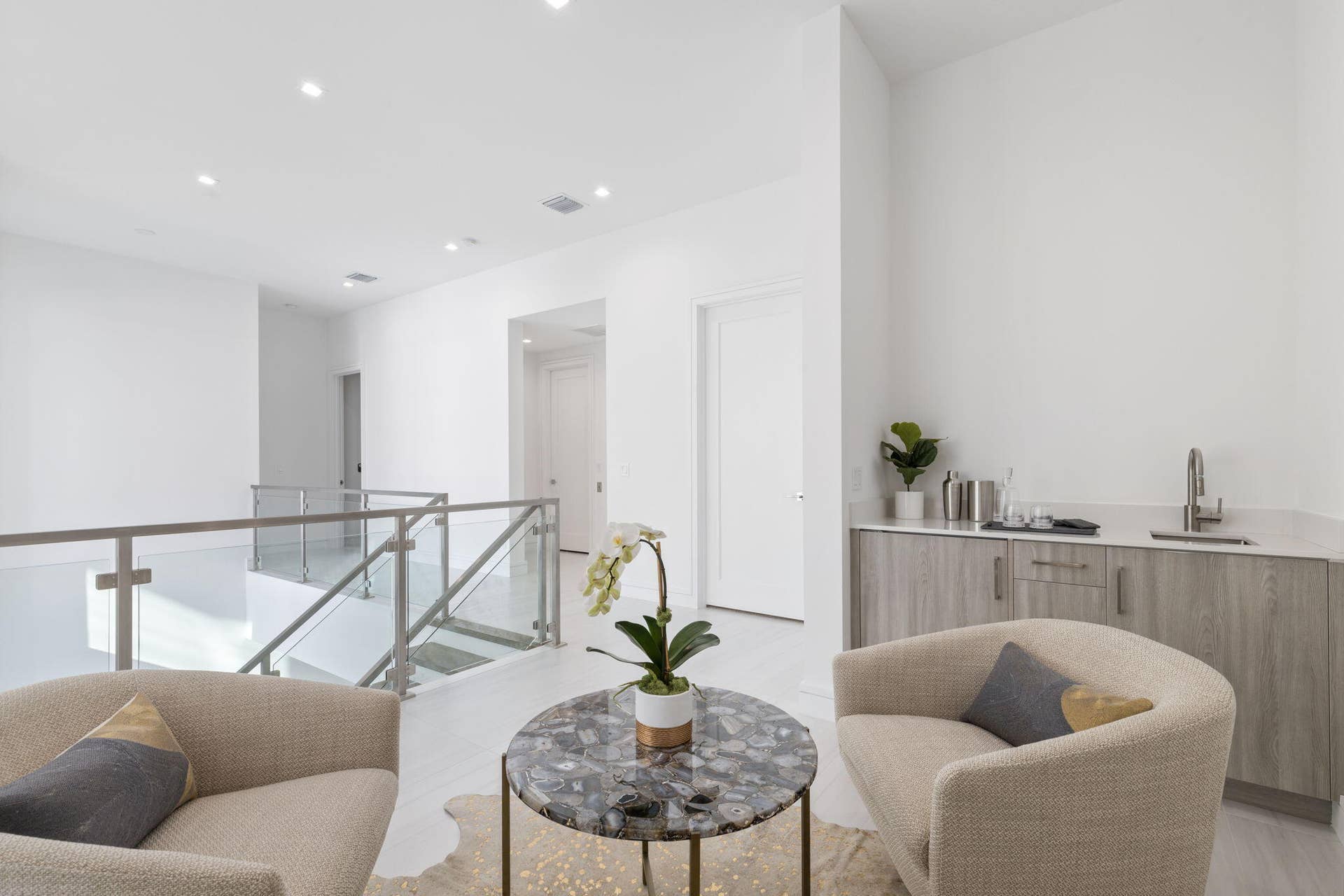 406 WET BAR