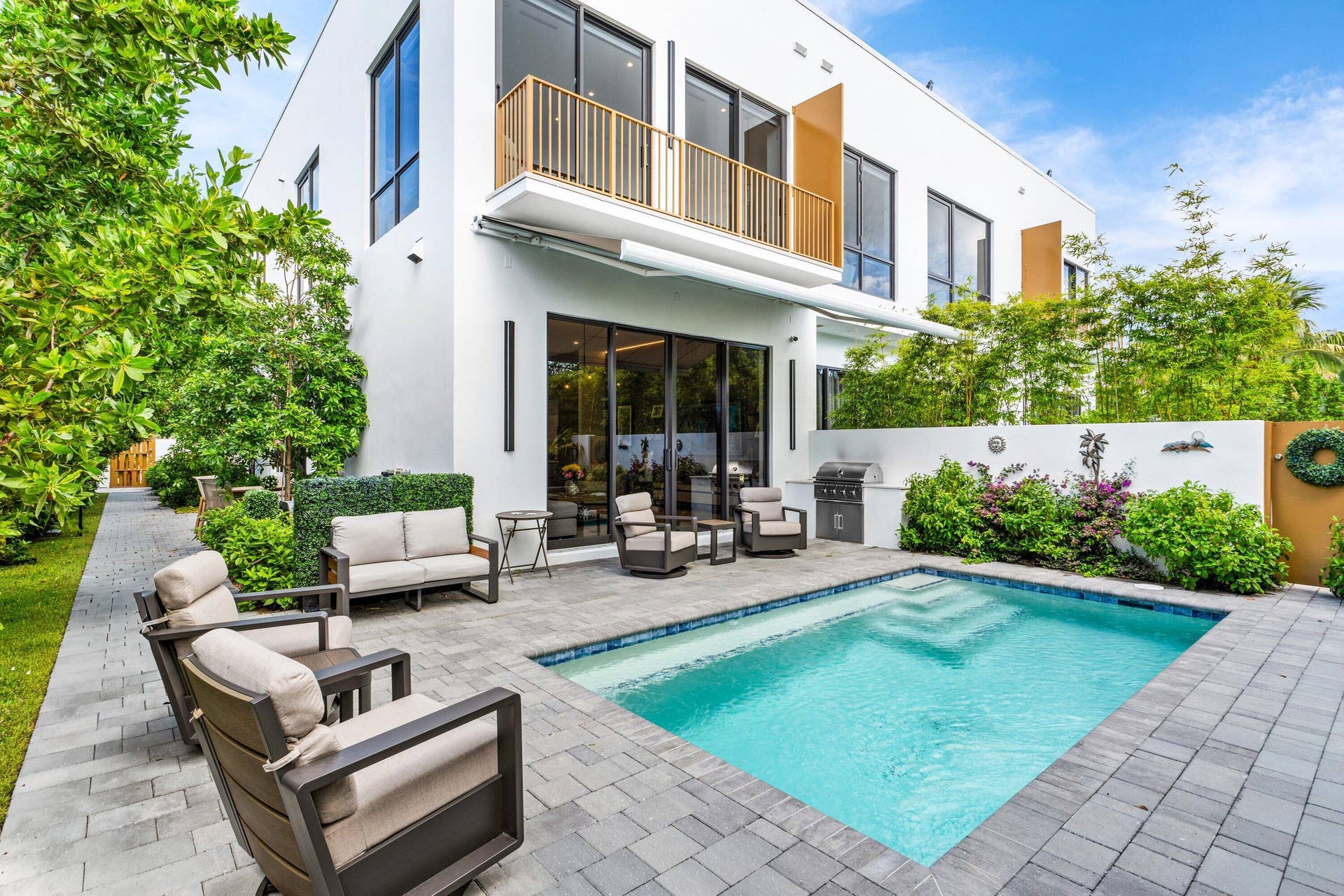 917 NE 8th Avenue, Delray Beach, FL 33483 033-917Northeast8thAvenue-DelrayBeach-FL