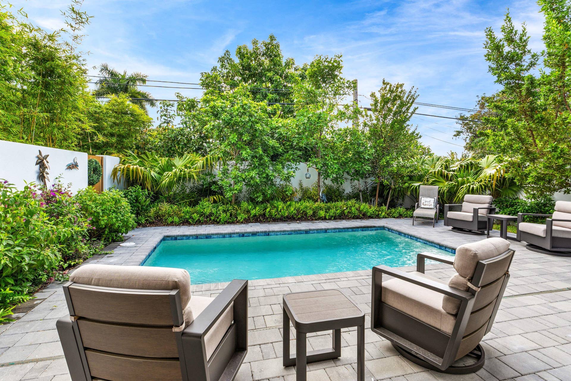 917 NE 8th Avenue, Delray Beach, FL 33483 029-917Northeast8thAvenue-DelrayBeach-FL