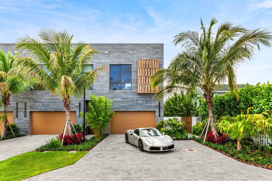 Property photo for 917 NE 8th Avenue, Delray Beach, FL