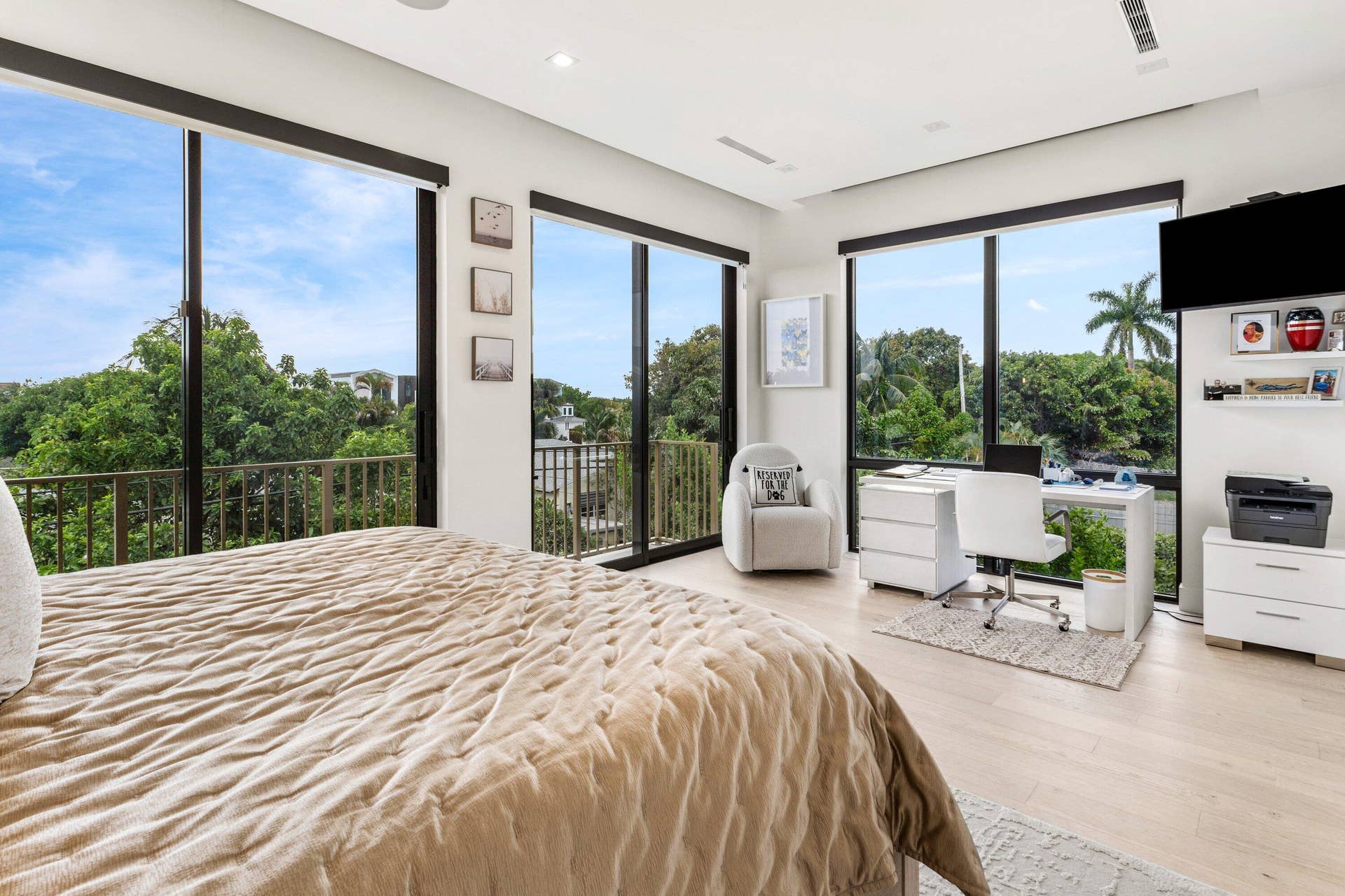 917 NE 8th Avenue, Delray Beach, FL 33483 Master Suite