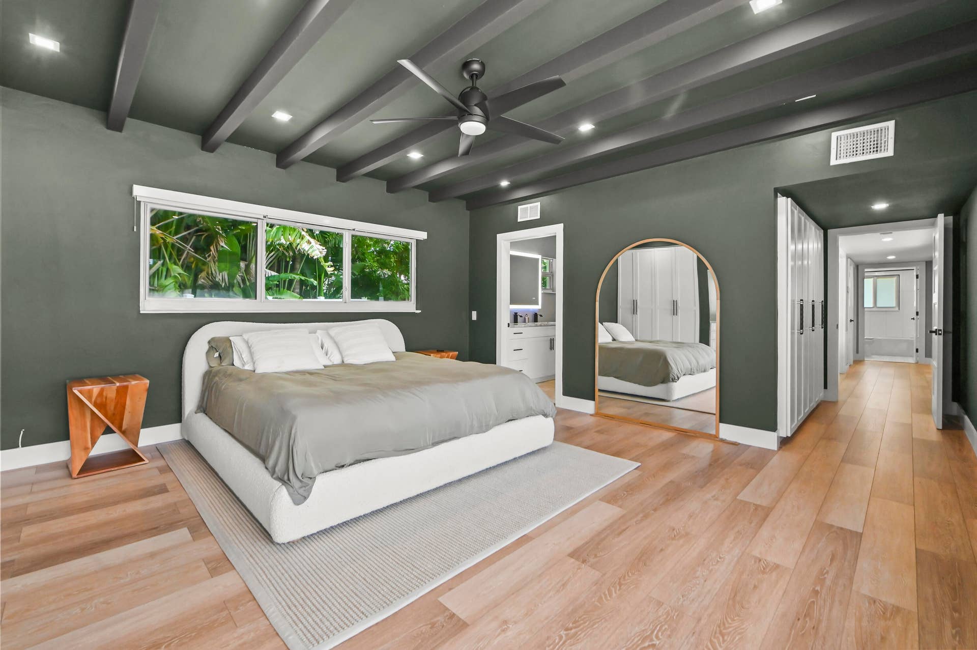 26 Bedroom 02