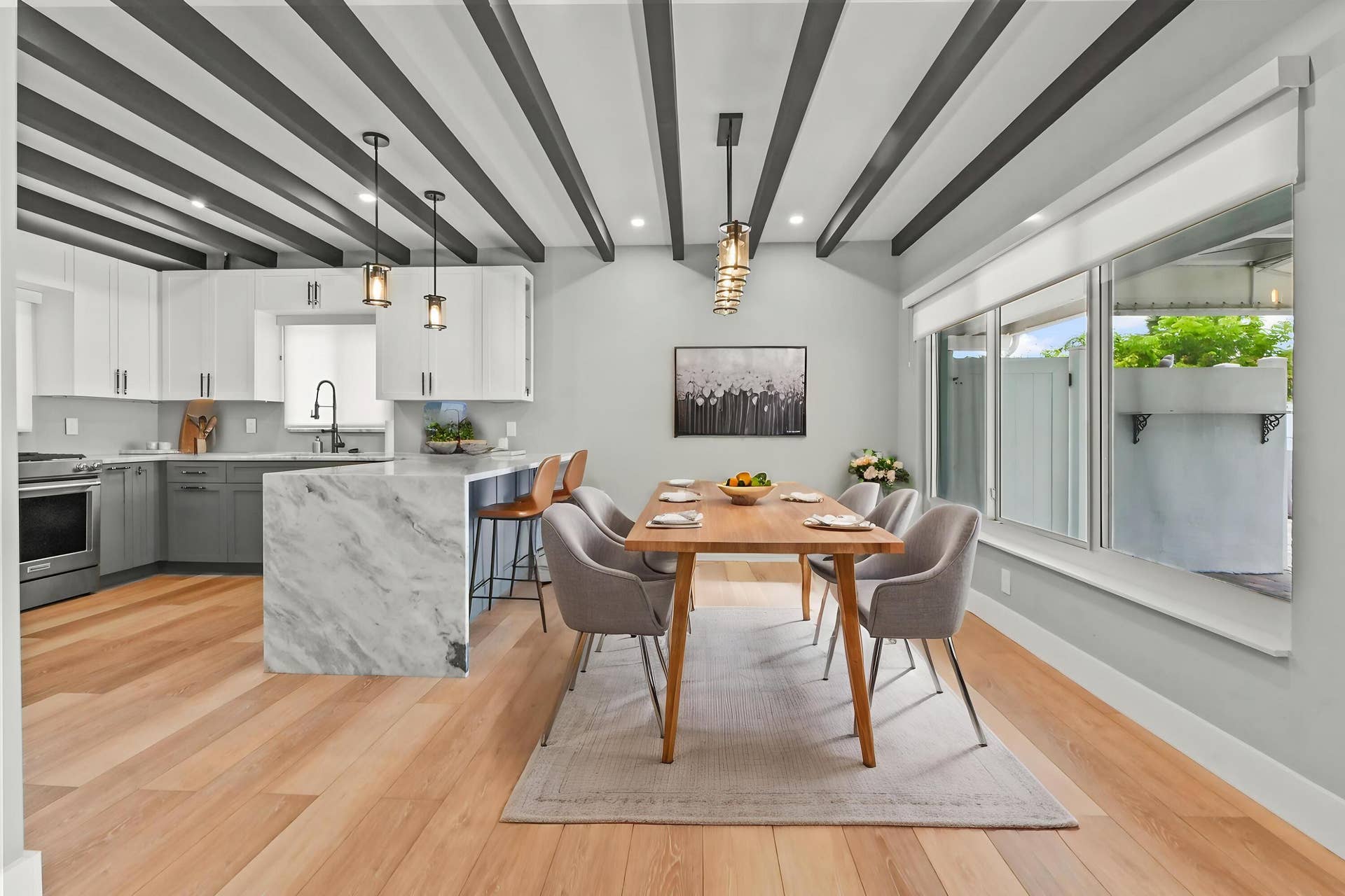 12-Dining-area-01_VS