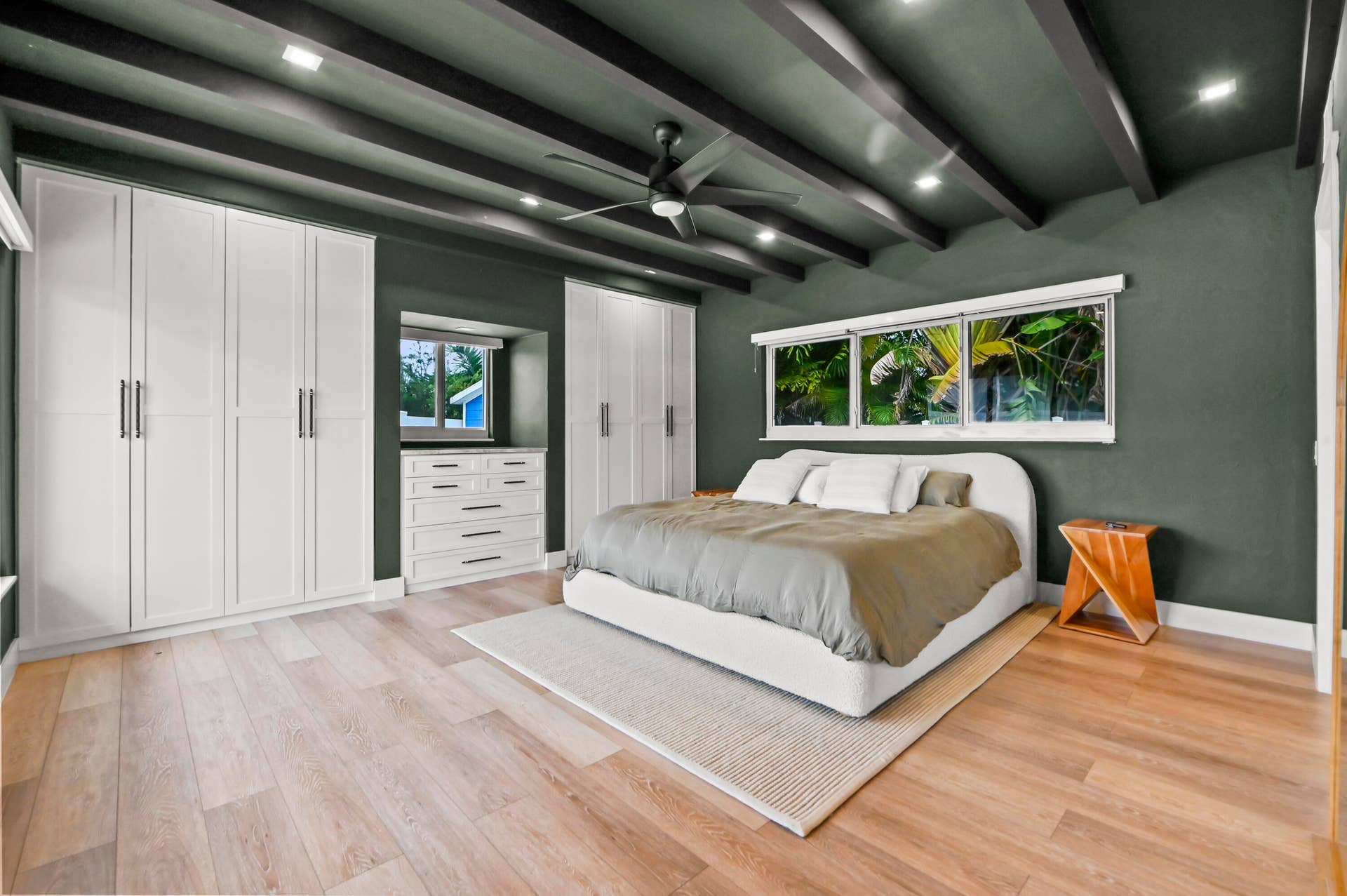 25 Bedroom 01