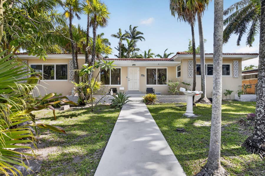 Property photo for 742 Hollywood Boulevard, Hollywood, FL