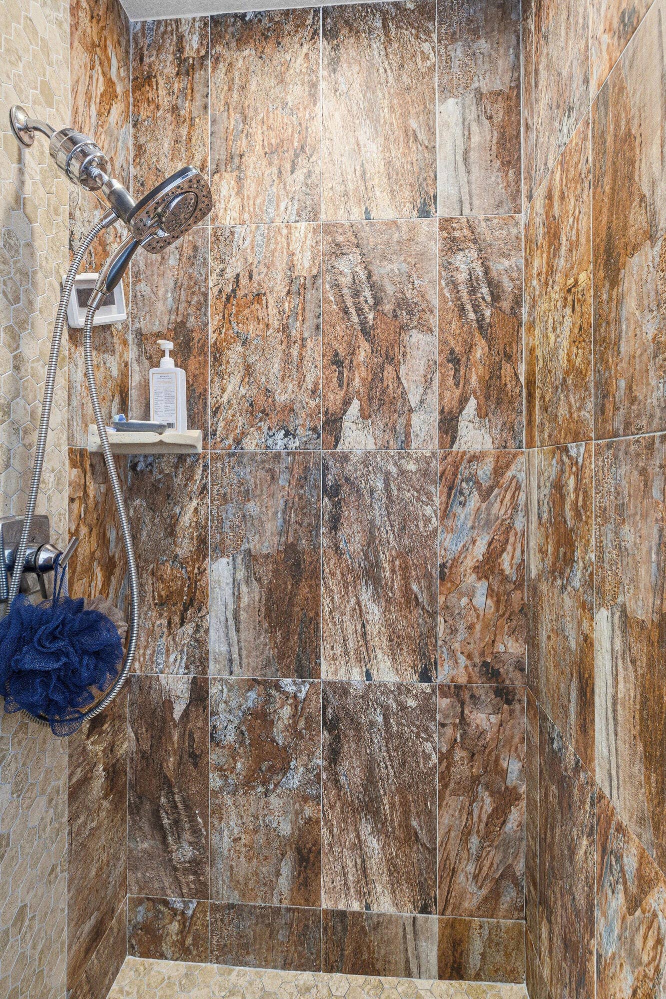 MASTER-BATH-SHOWER