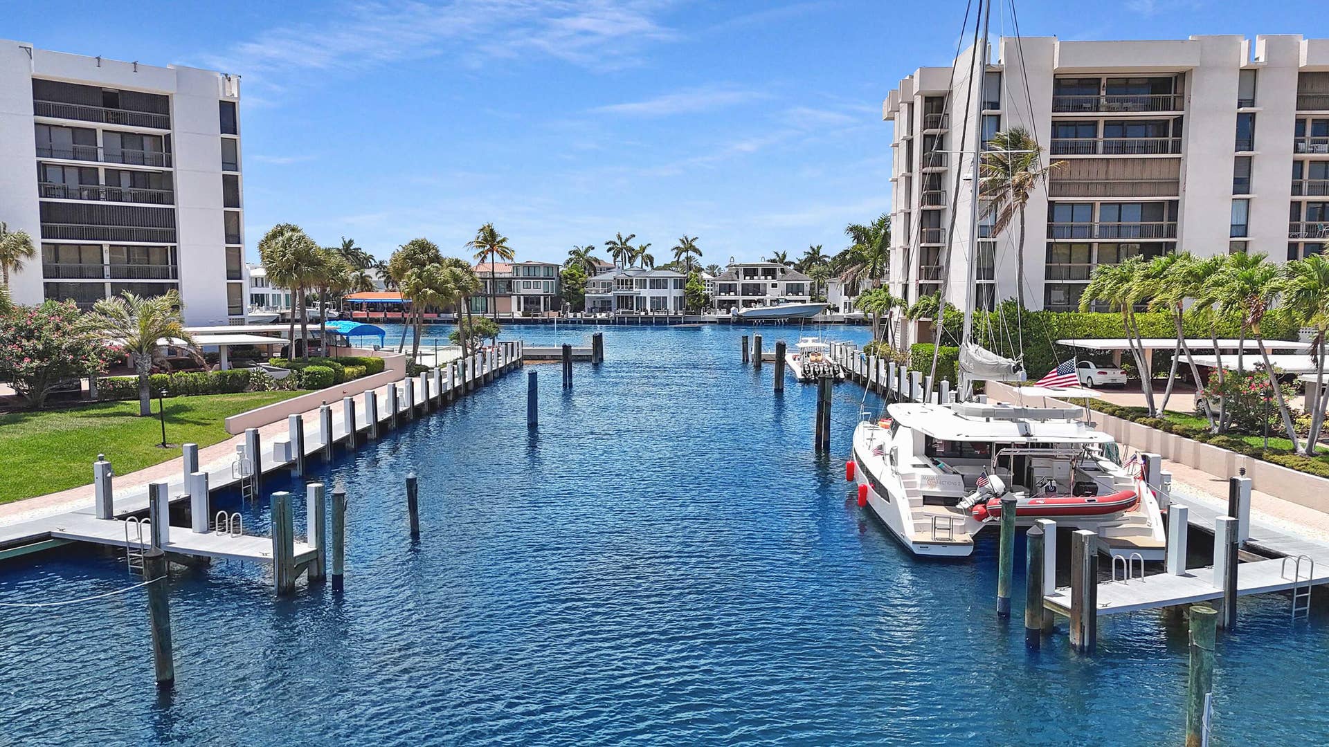 2697 N Ocean Boulevard, #F-505, Boca Raton, FL 33431 yacht-and-racquet-club-505f-foyer