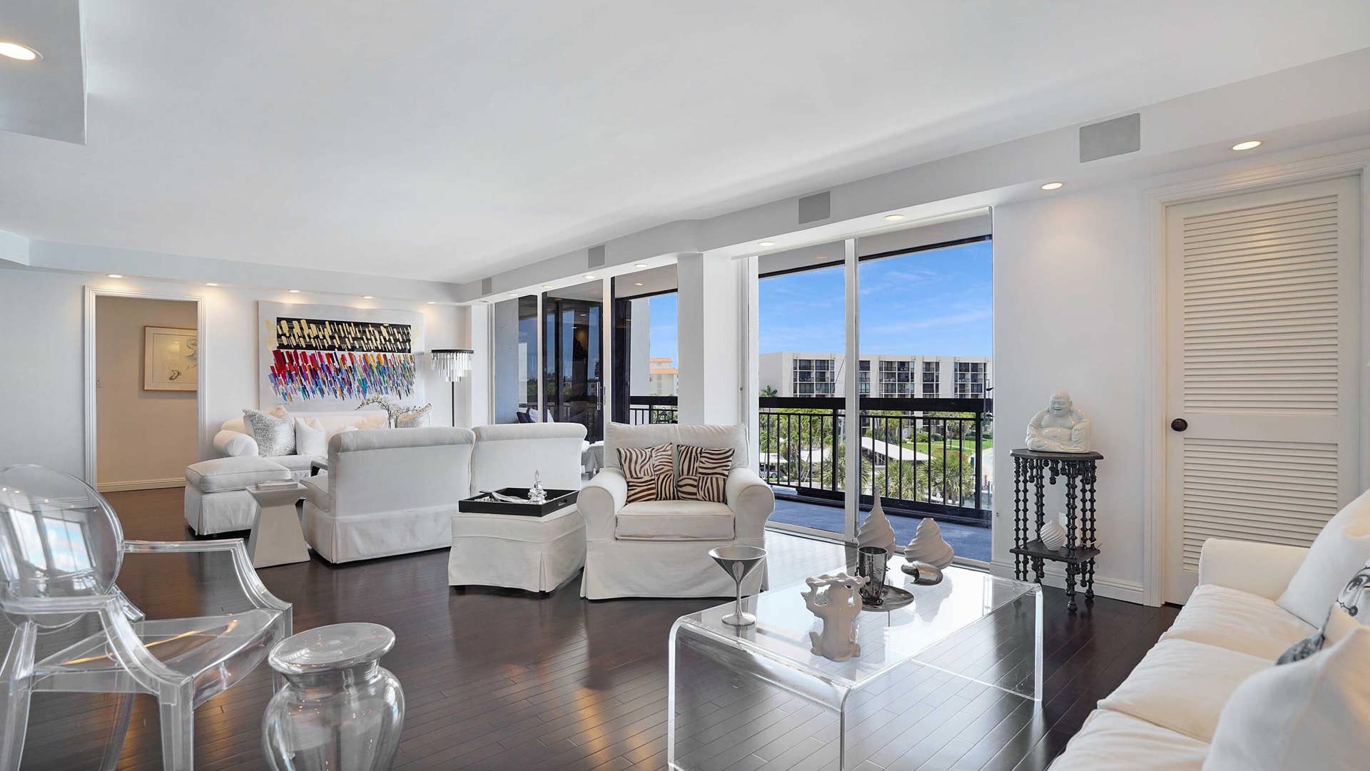 2697 N Ocean Boulevard, #F-505, Boca Raton, FL 33431 yacht-and-racquet-club-505f-guest-bathro