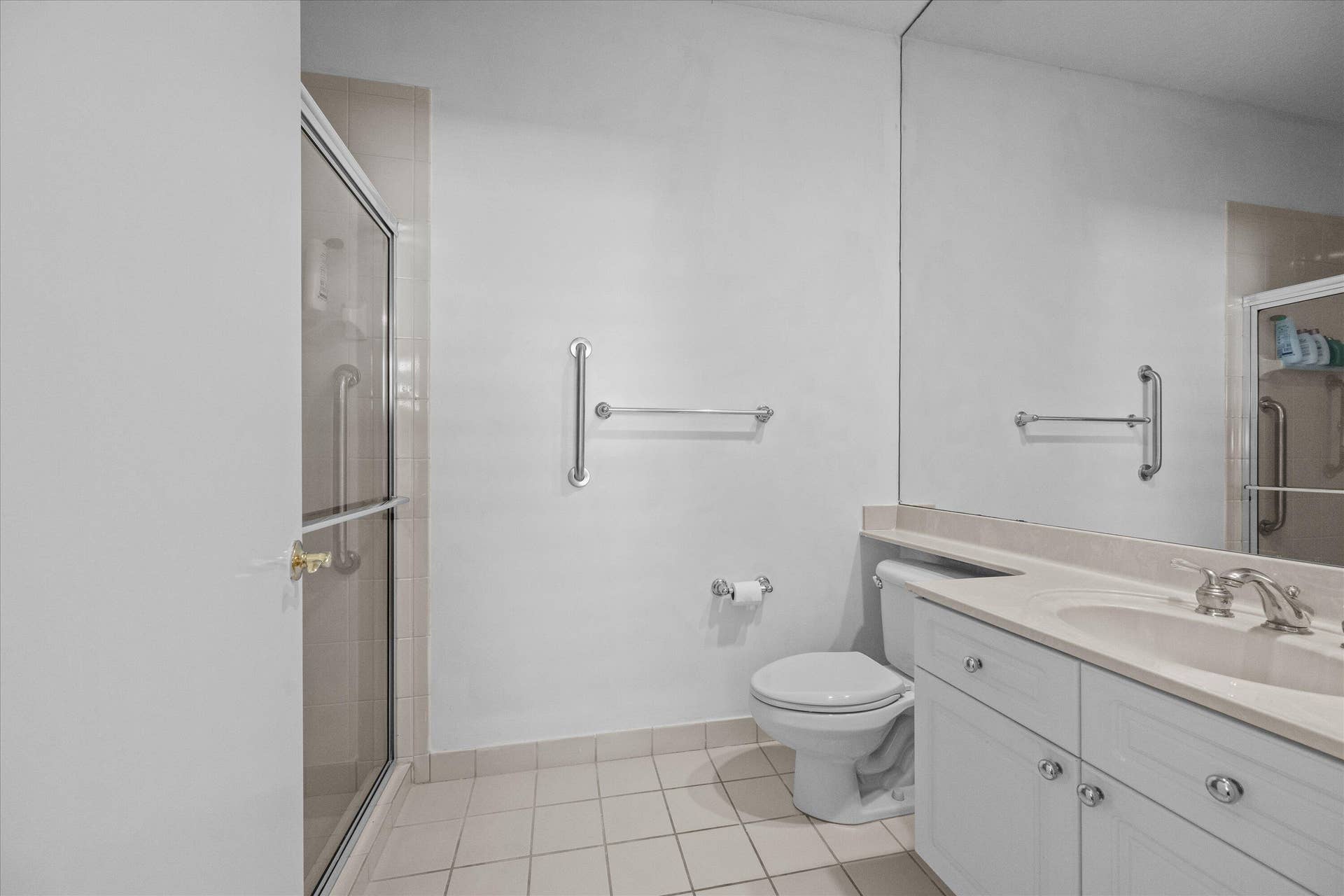 Guest Bathroom 2