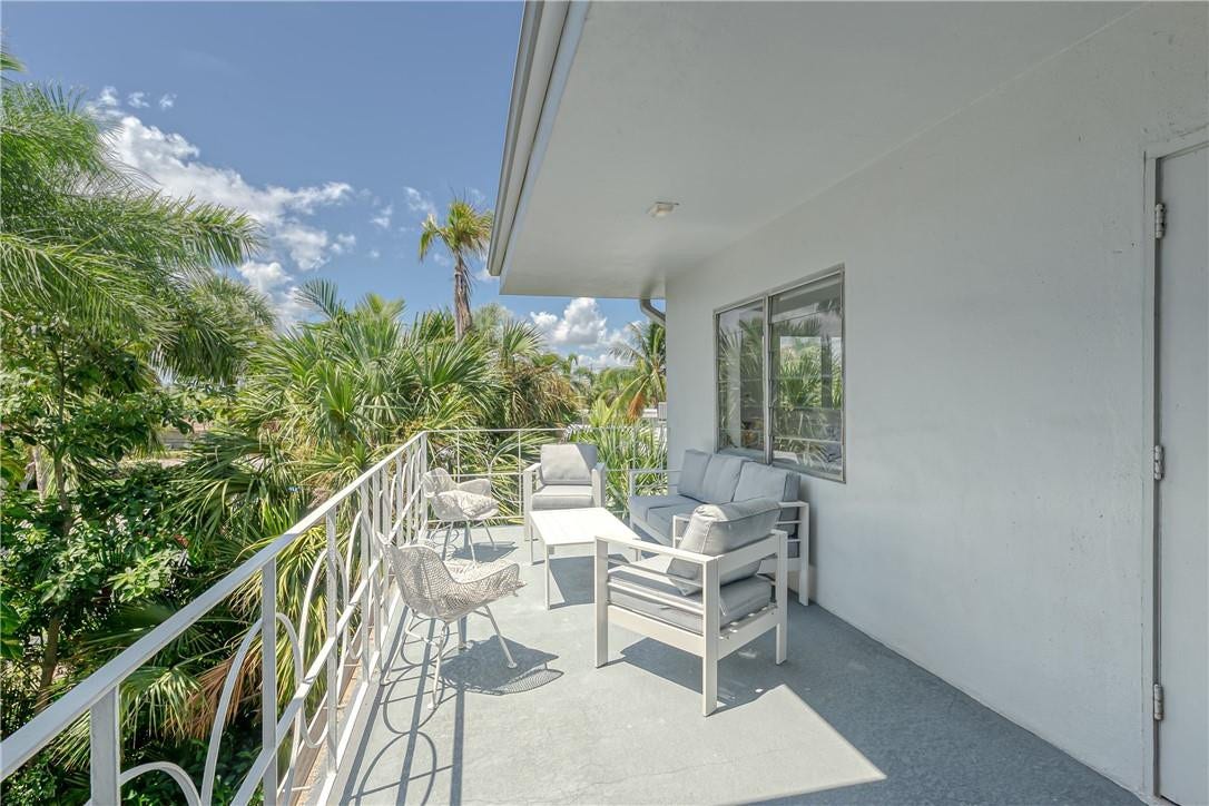 2717 Yacht Club Boulevard, #6e, Fort Lauderdale, Fort Lauderdale, FL 33304 S facing patio