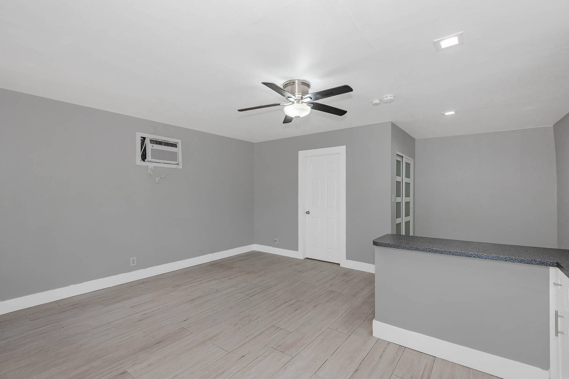 2733 NE 6th Avenue, Wilton Manors, FL 33334 Attached apartment