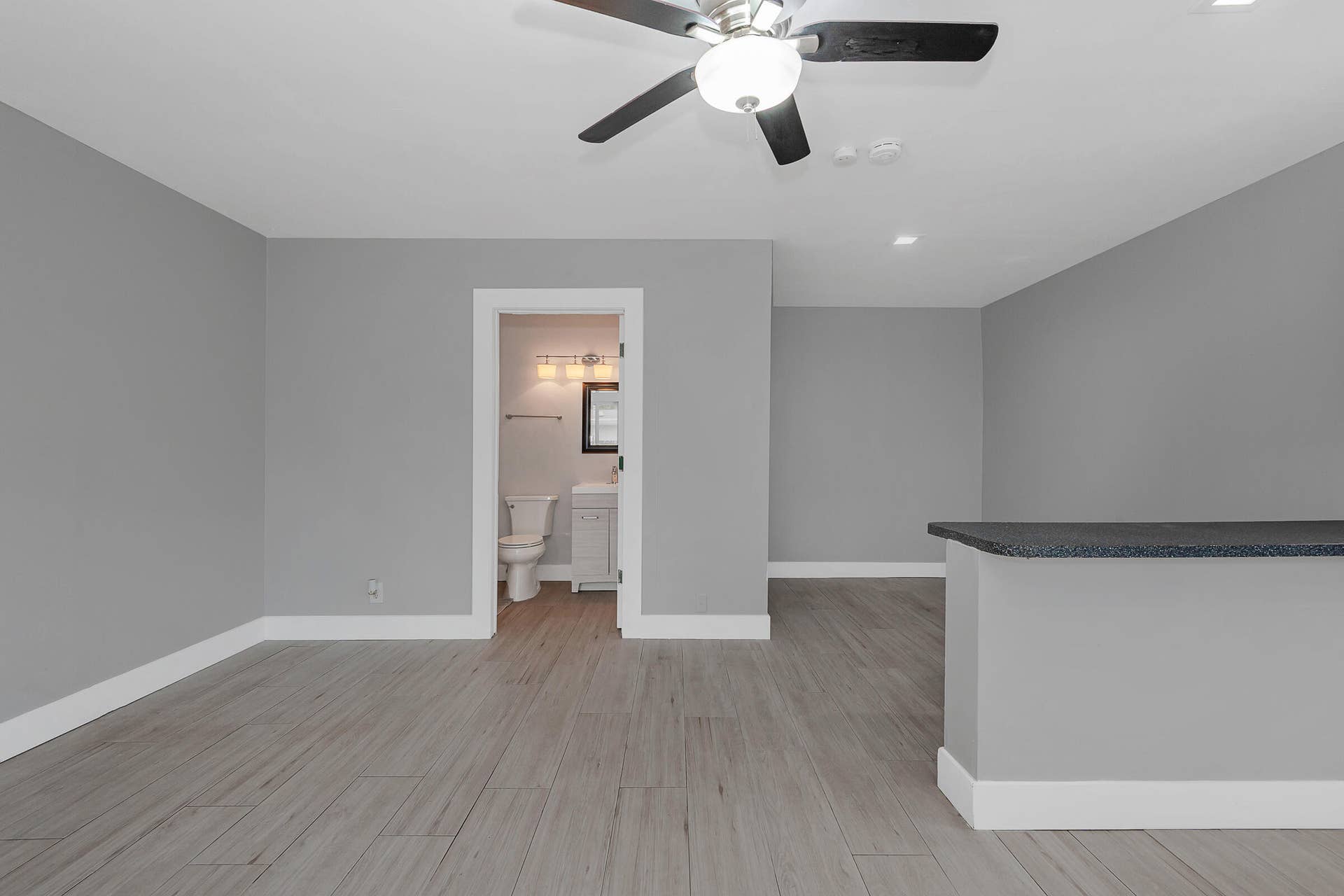 2733 NE 6th Avenue, Wilton Manors, FL 33334 One bedroom apartment