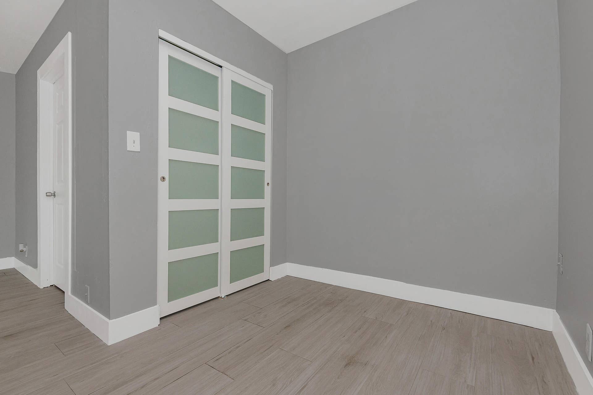 2733 NE 6th Avenue, Wilton Manors, FL 33334 Apartment bedroom