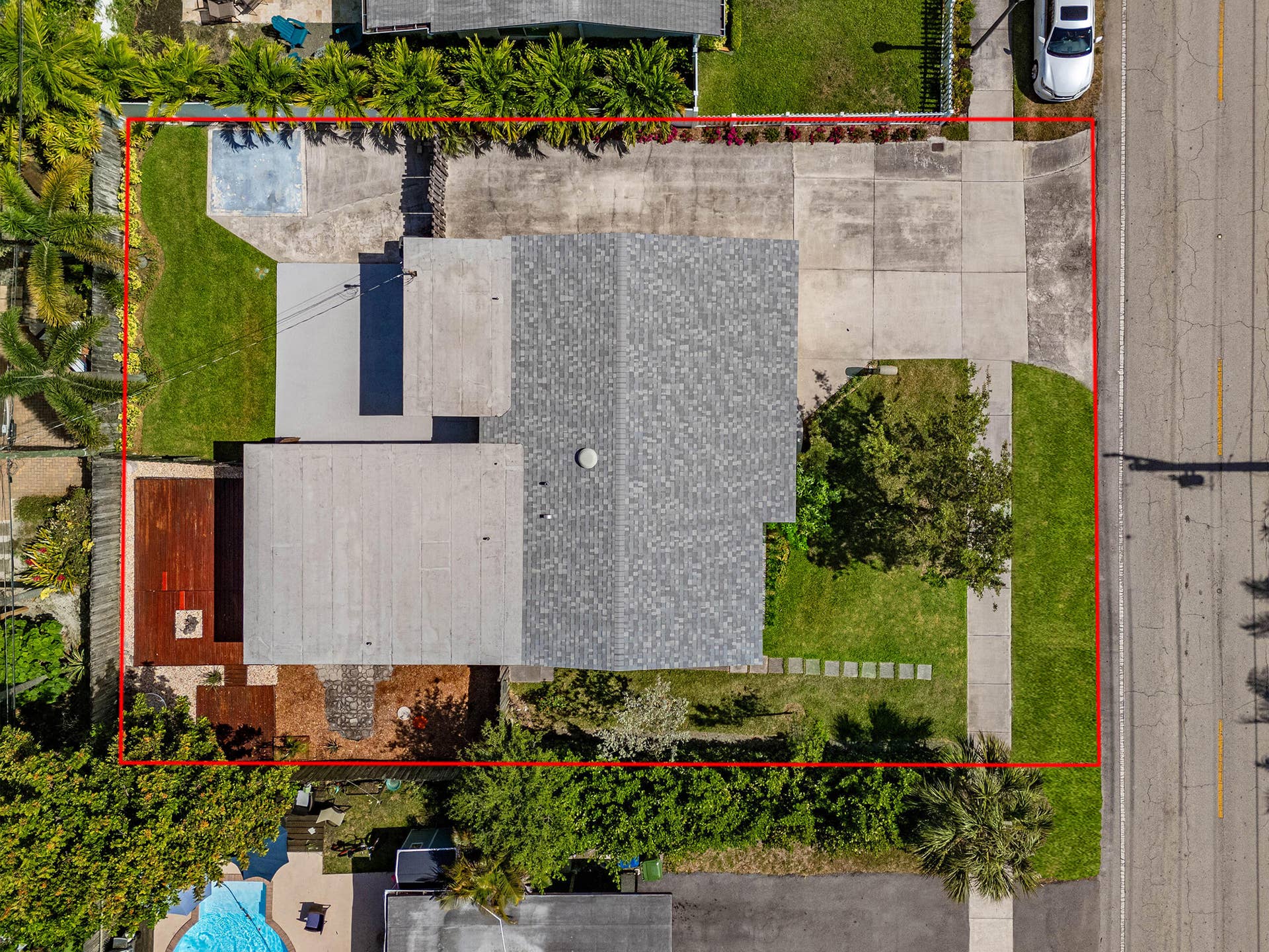 2733 NE 6th Avenue, Wilton Manors, FL 33334 Brand new roof