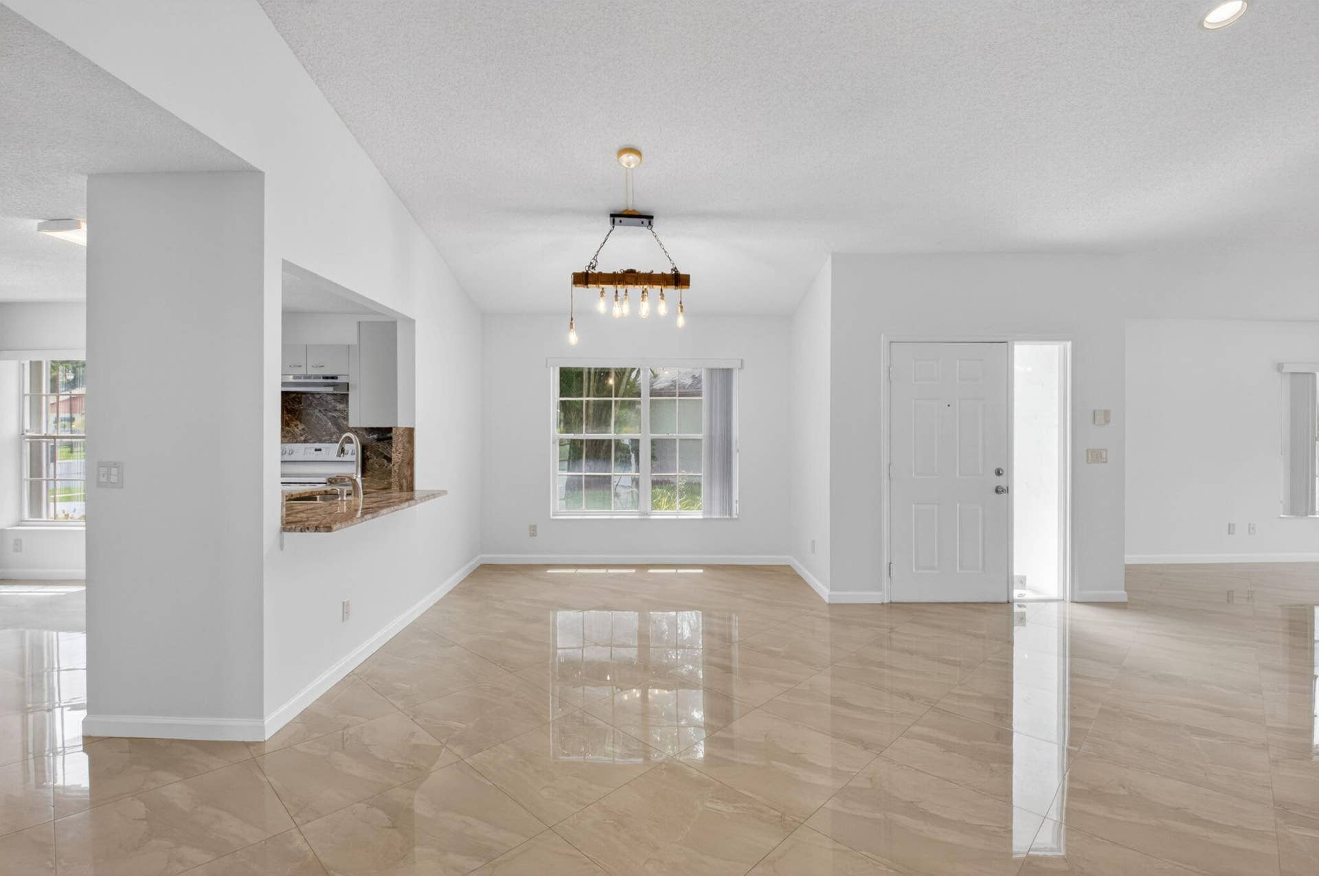 6413 Lansdowne Circle, Boynton Beach, FL 33472 Dining Room