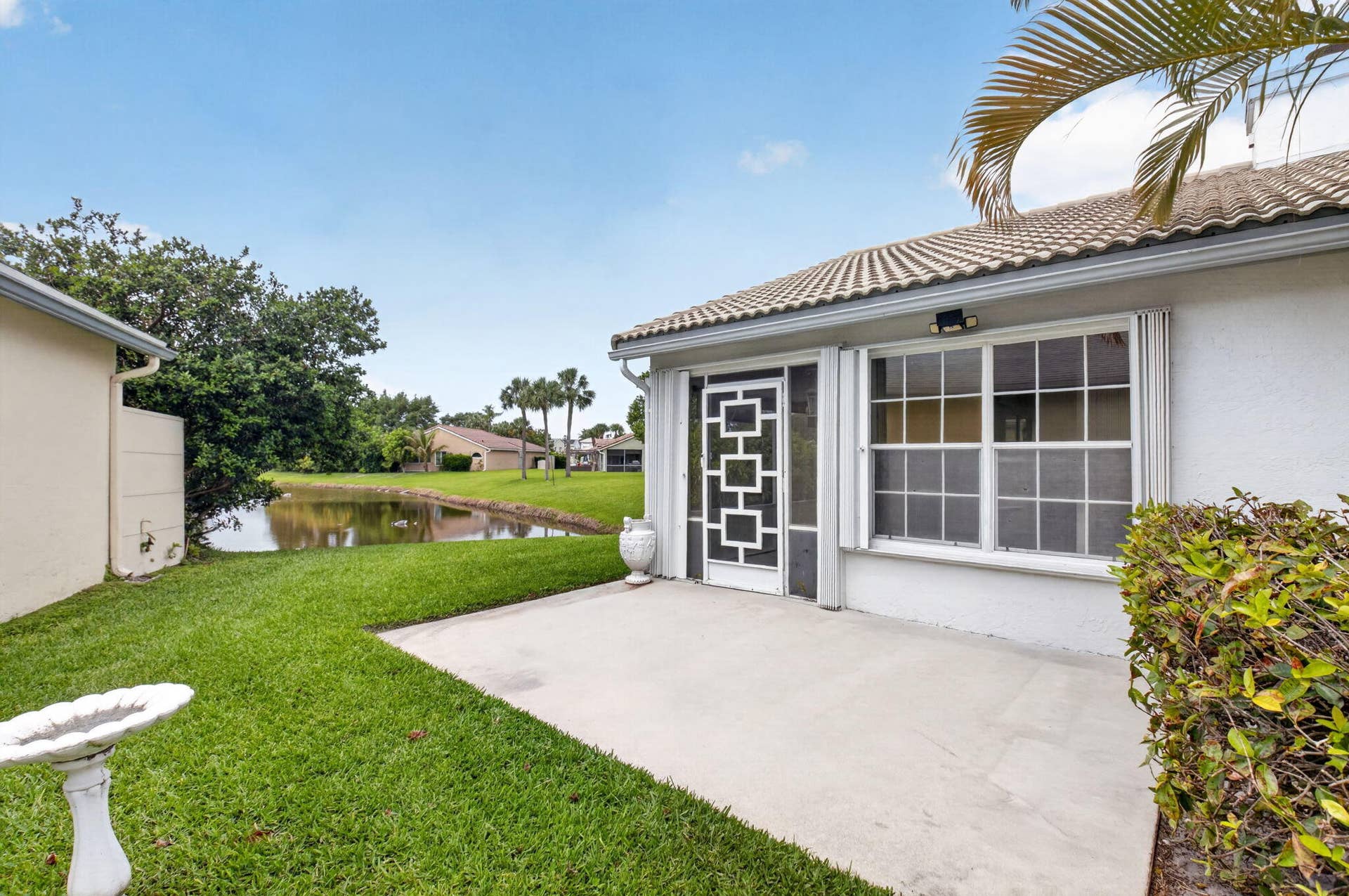 6413 Lansdowne Circle, Boynton Beach, FL 33472 Back patio