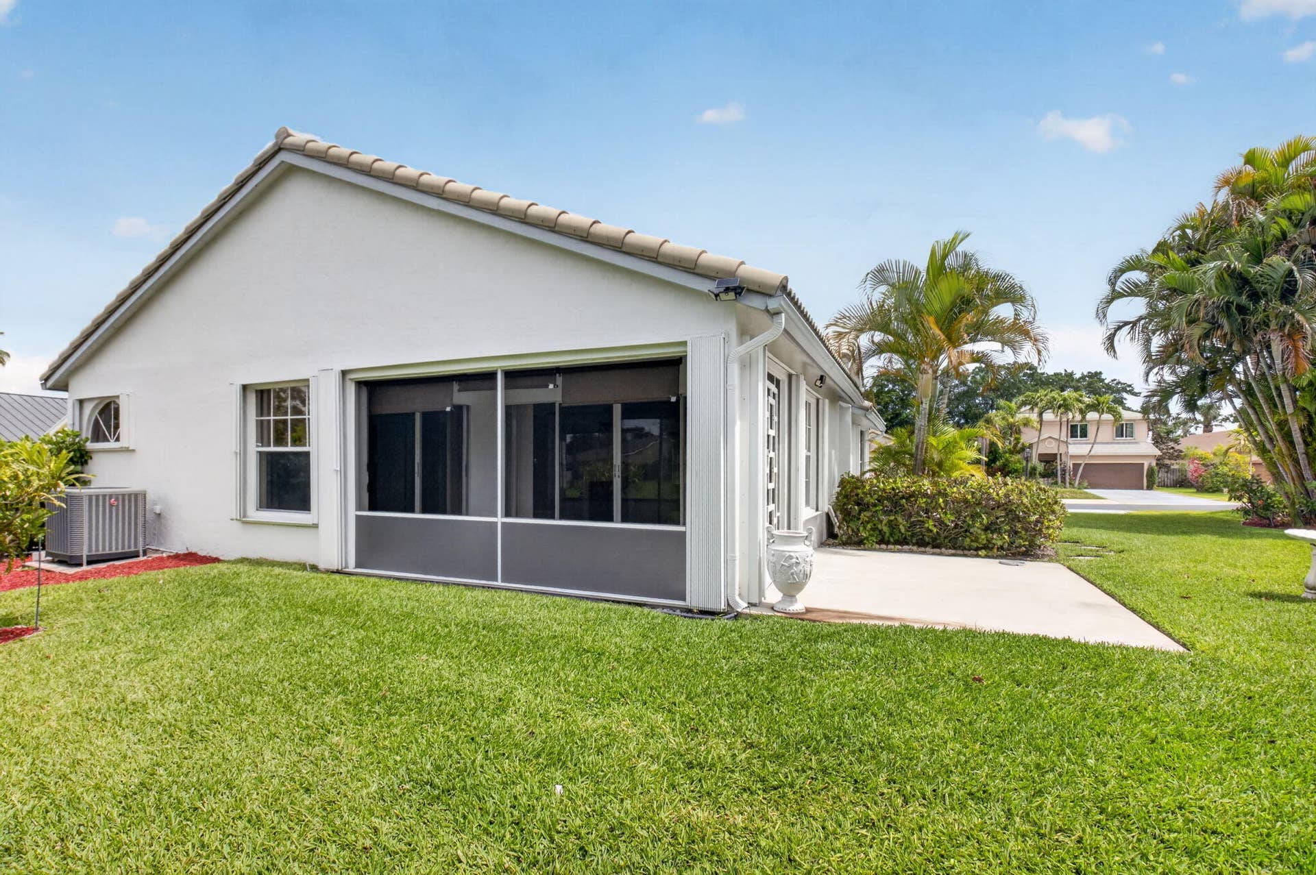 6413 Lansdowne Circle, Boynton Beach, FL 33472 View back patio