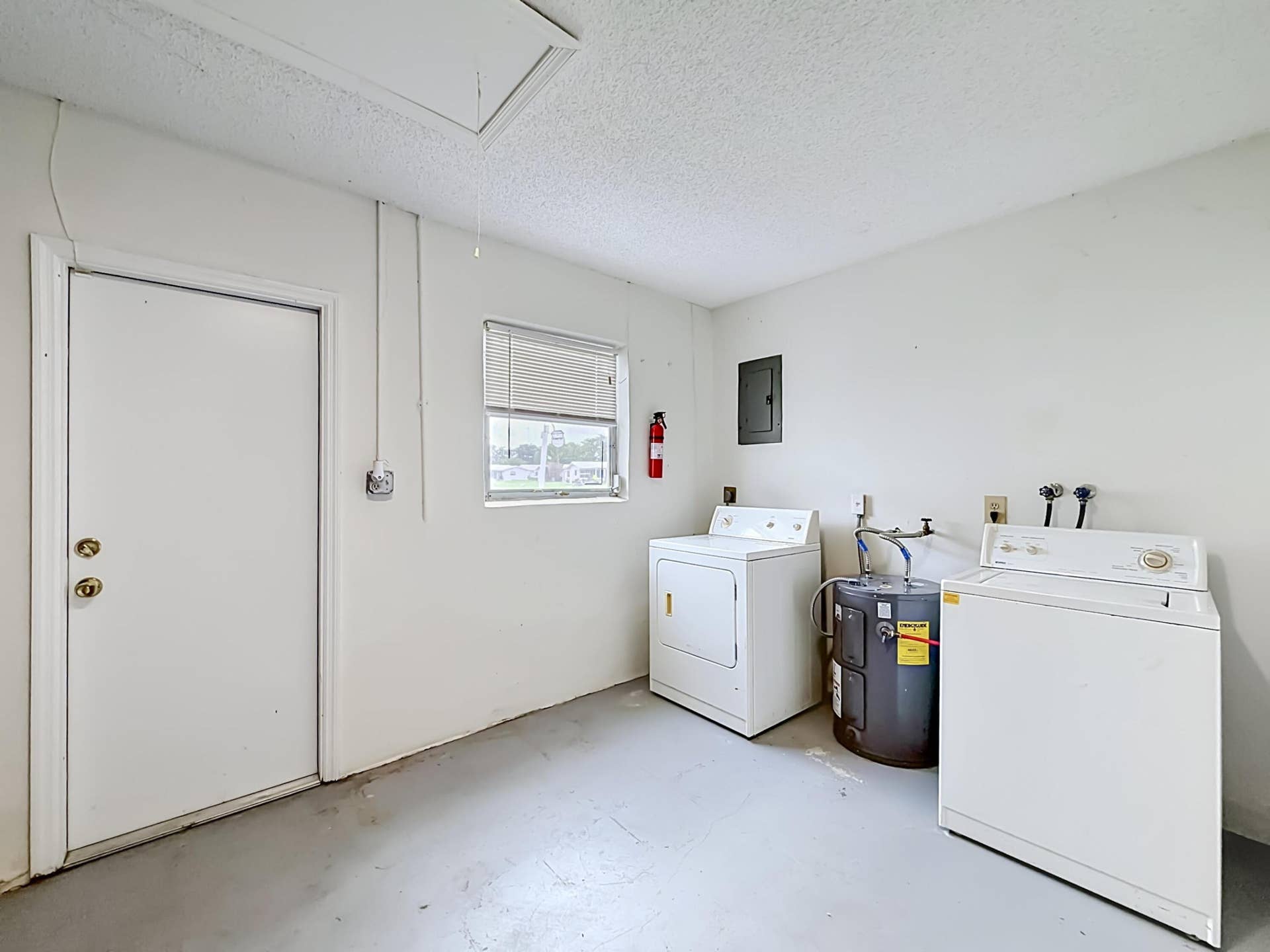 8504 NW 14th Street-47