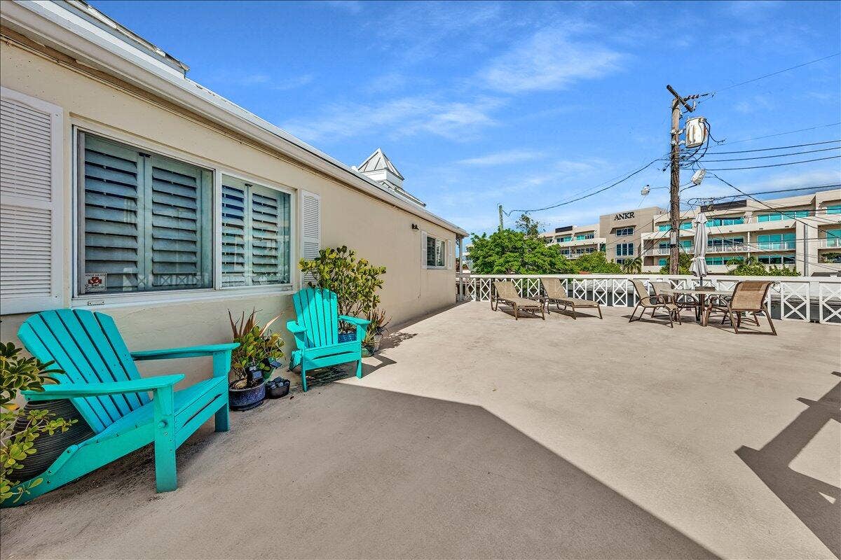 2124 NE 5th Avenue, #212, Wilton Manors, FL 33305 27-306A4401