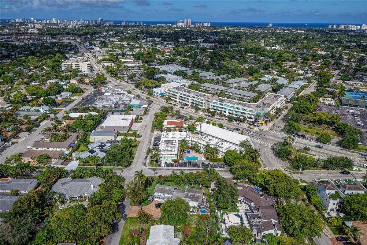 2124 NE 5th Avenue, #212, Wilton Manors, FL 33305 35-DJI_20260519165738_0082_D_3_D_4_D