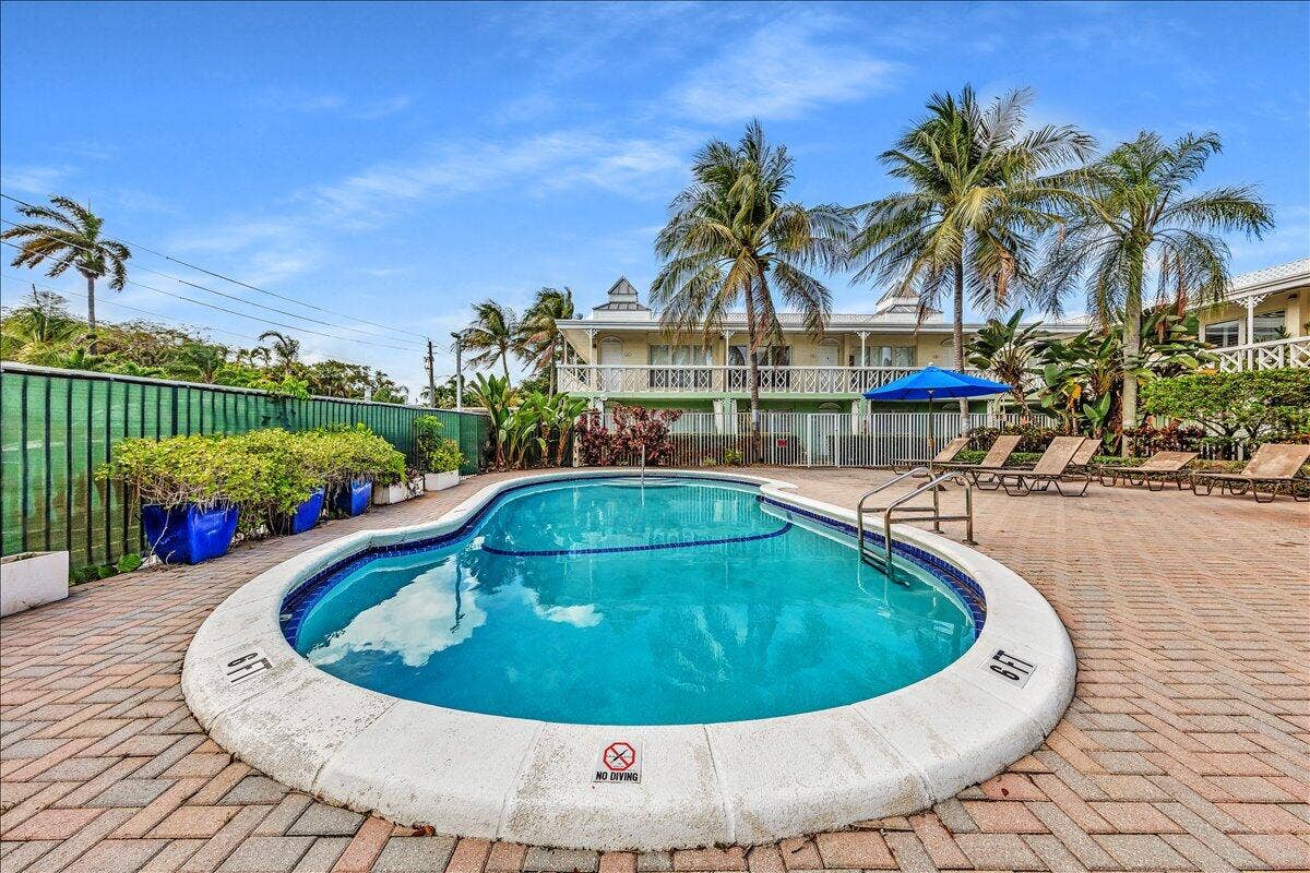 2124 NE 5th Avenue, #212, Wilton Manors, FL 33305 29-306A4407